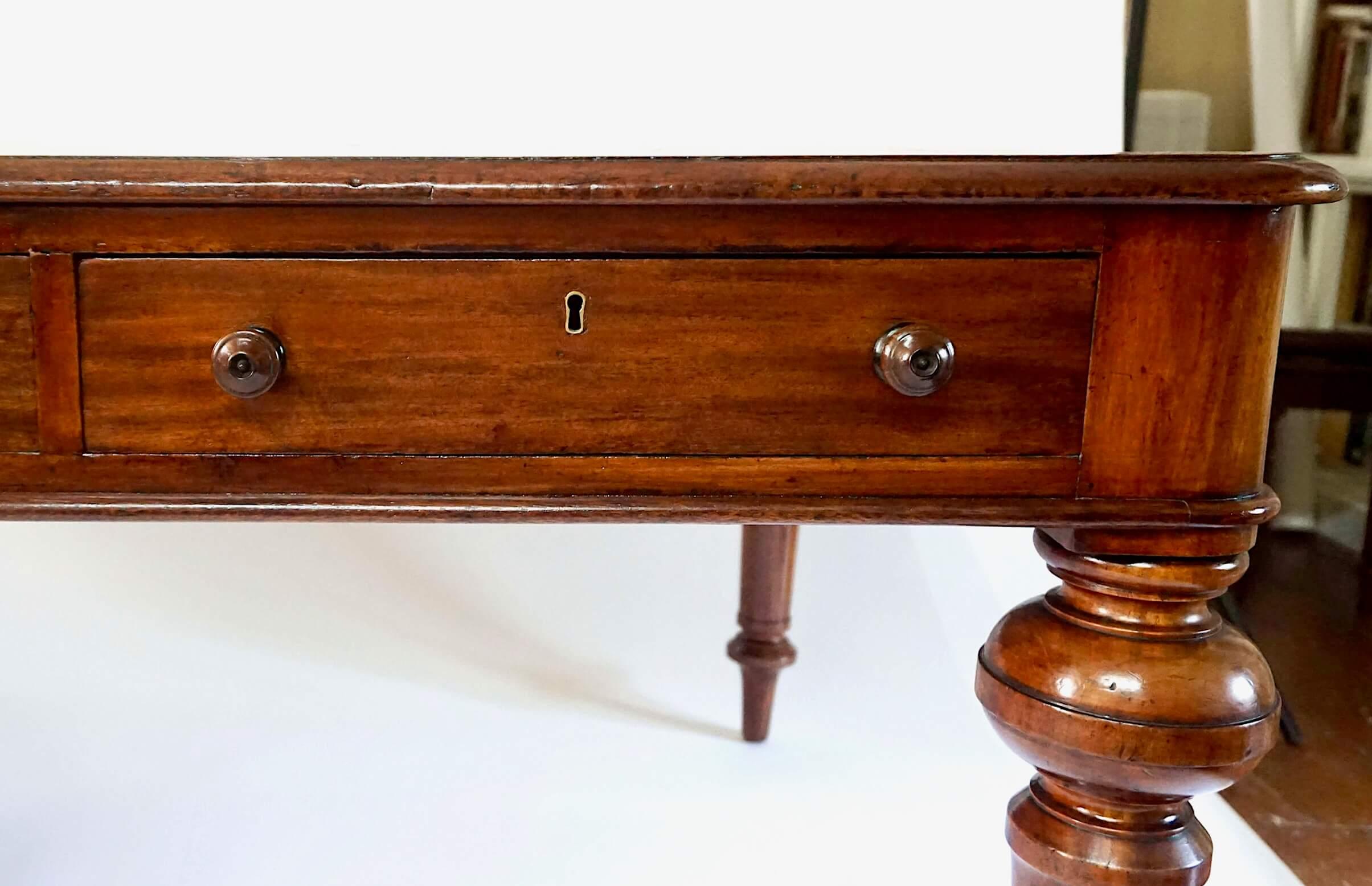 Scottish Double-Sided Mahogany Library Table of Large Scale, circa 1875 For Sale 12