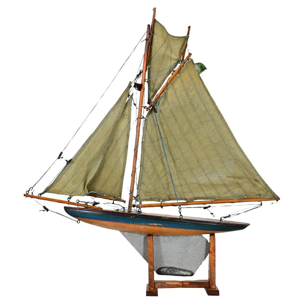 Yate escocés de estanque de principios del siglo XX