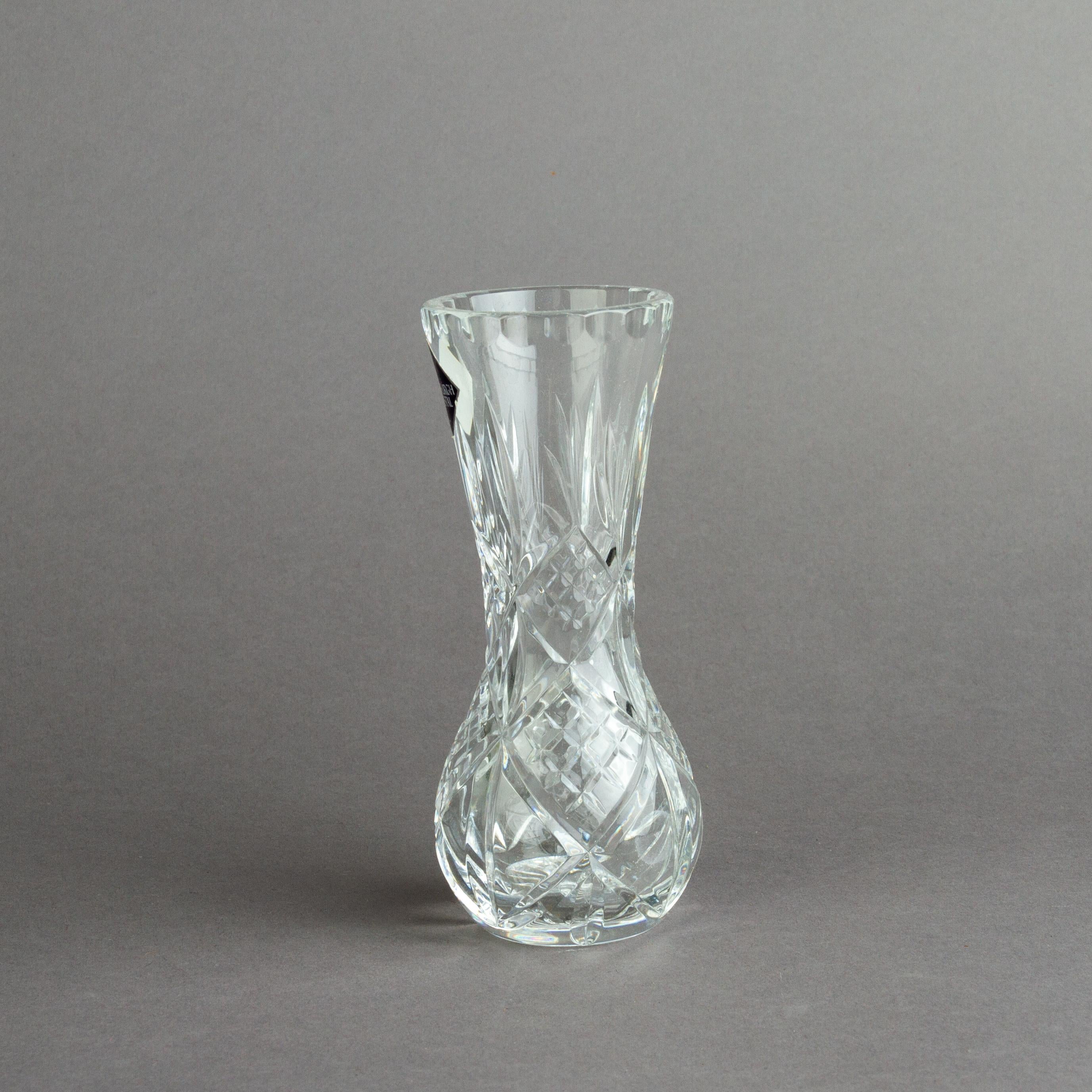 Scottish Edinburgh Cut Crystal Glass Vase In Good Condition For Sale In Nottingham, GB