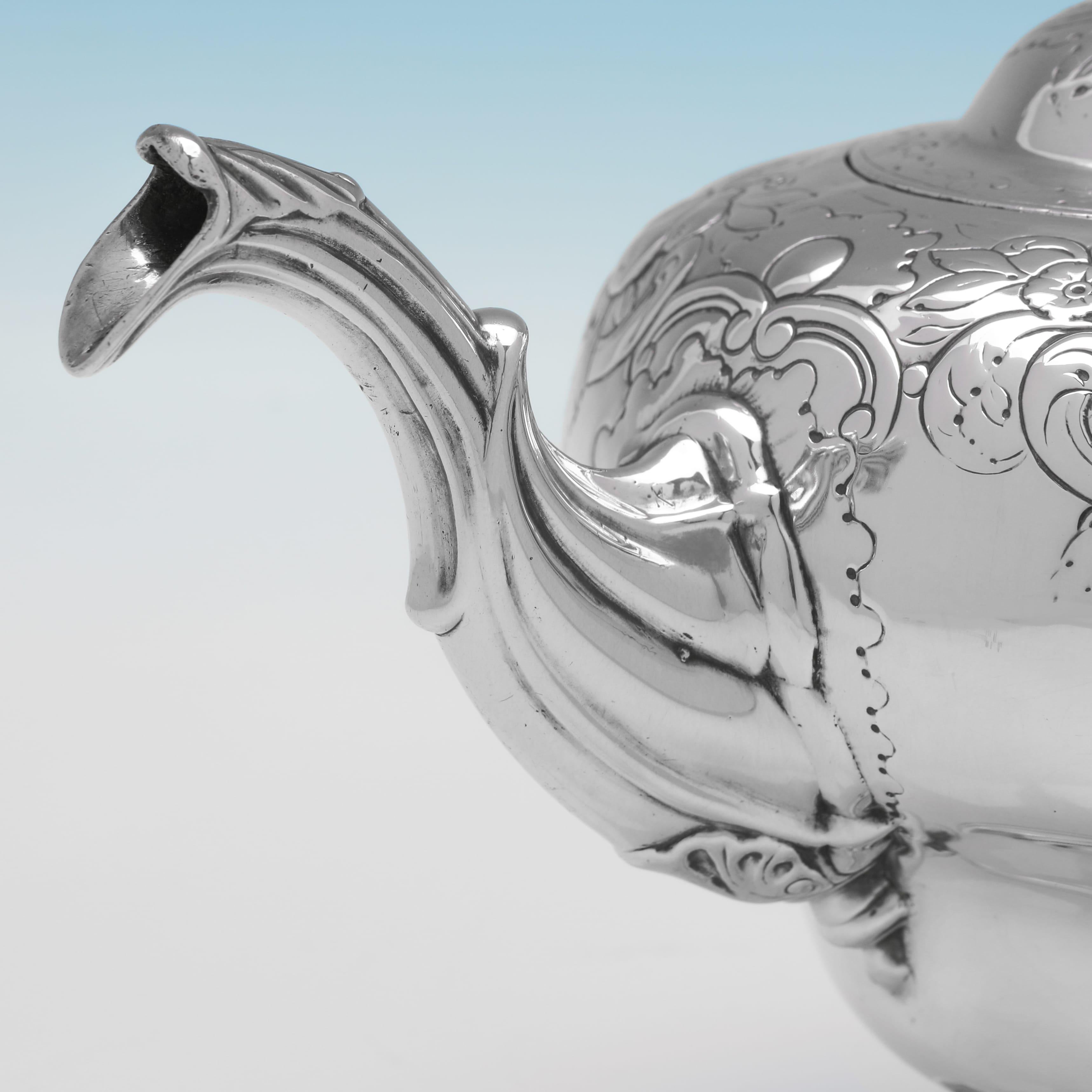 Scozzese Teiera scozzese in argento rococò del periodo di Giorgio II - Edimburgo 1759 in vendita