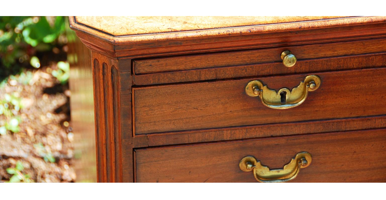Scottish Georgian Chippendale Mahogany Chest of Drawers with Dressing Slide 2