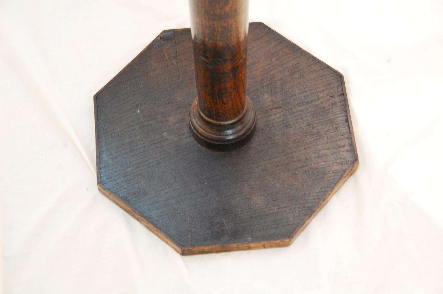 Scottish Georgian Oak Torchere or Candlestand with Octagonal Top Tripod Base In Good Condition In Wells, ME