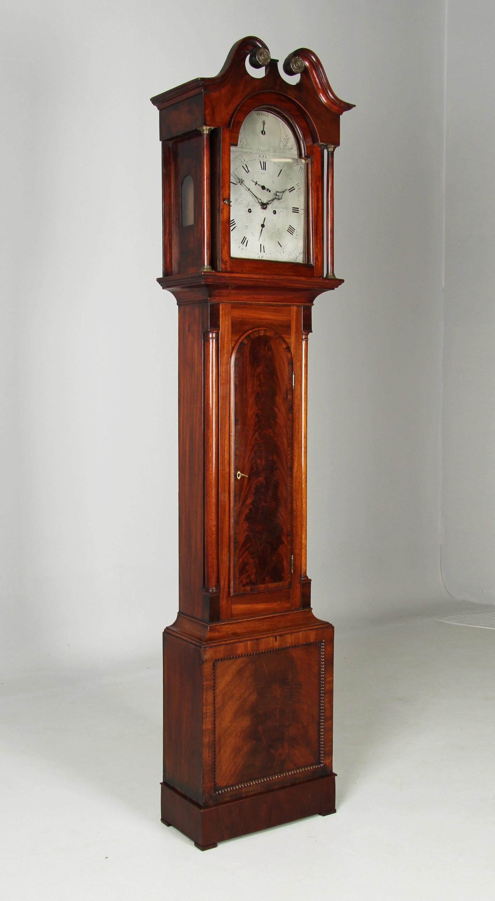 George III grandfather clock with silver-plated dial

Scotland (Aberdeen)
Mahogany
George III around 1820

Dimensions: H x W x D: 222 x 47 x 23 cm

Description:
Beautiful antique Scottish grandfather clock in an elegant and slender clock case.
The