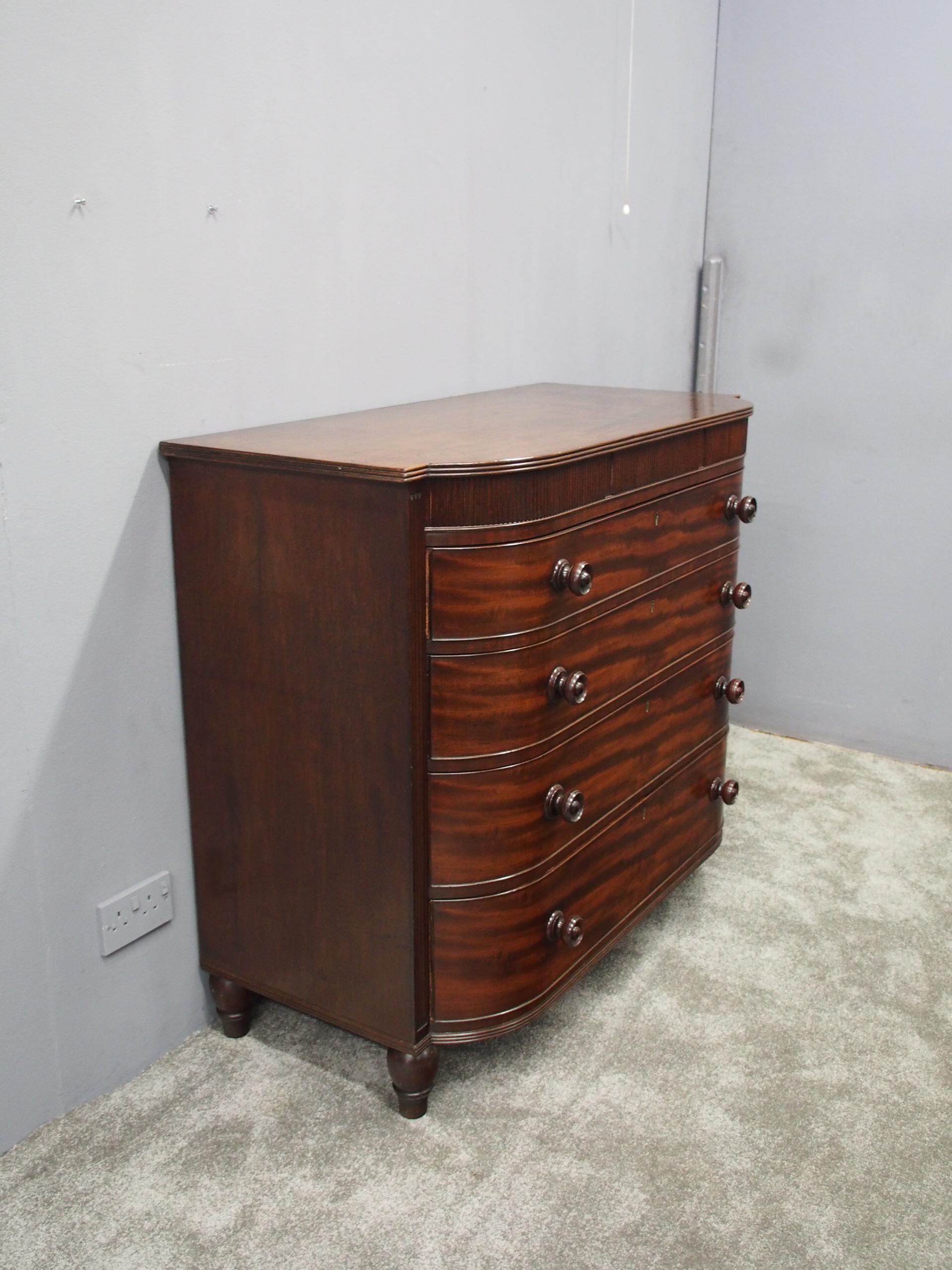 Scottish Mahogany Chest of Drawers by Gordon and Watson, Ayr In Good Condition For Sale In Edinburgh, GB