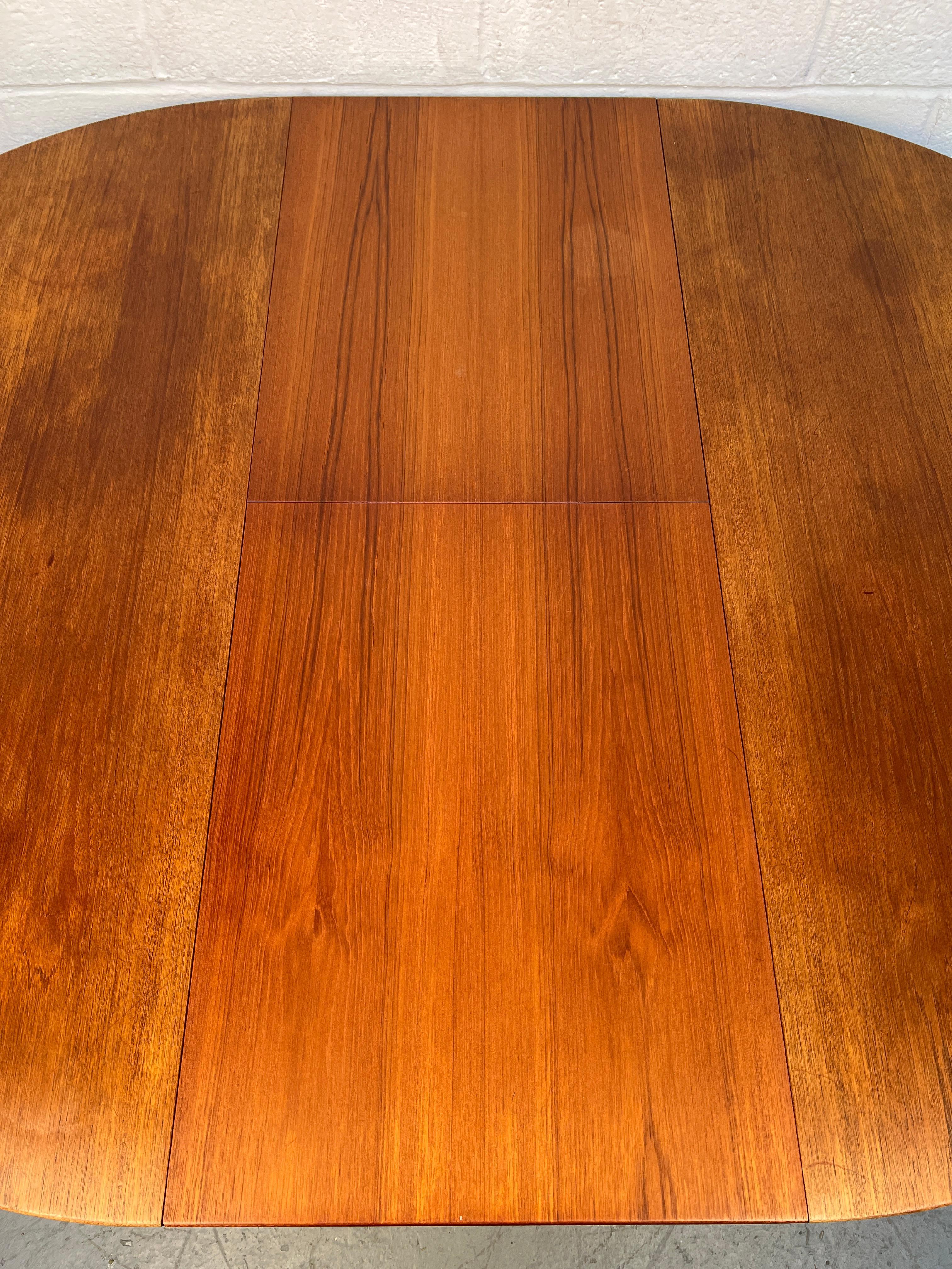 Scottish Mid-Century Modern Teak Circular Table with Leaf by A. H. McIntosh & Co in vendita 7