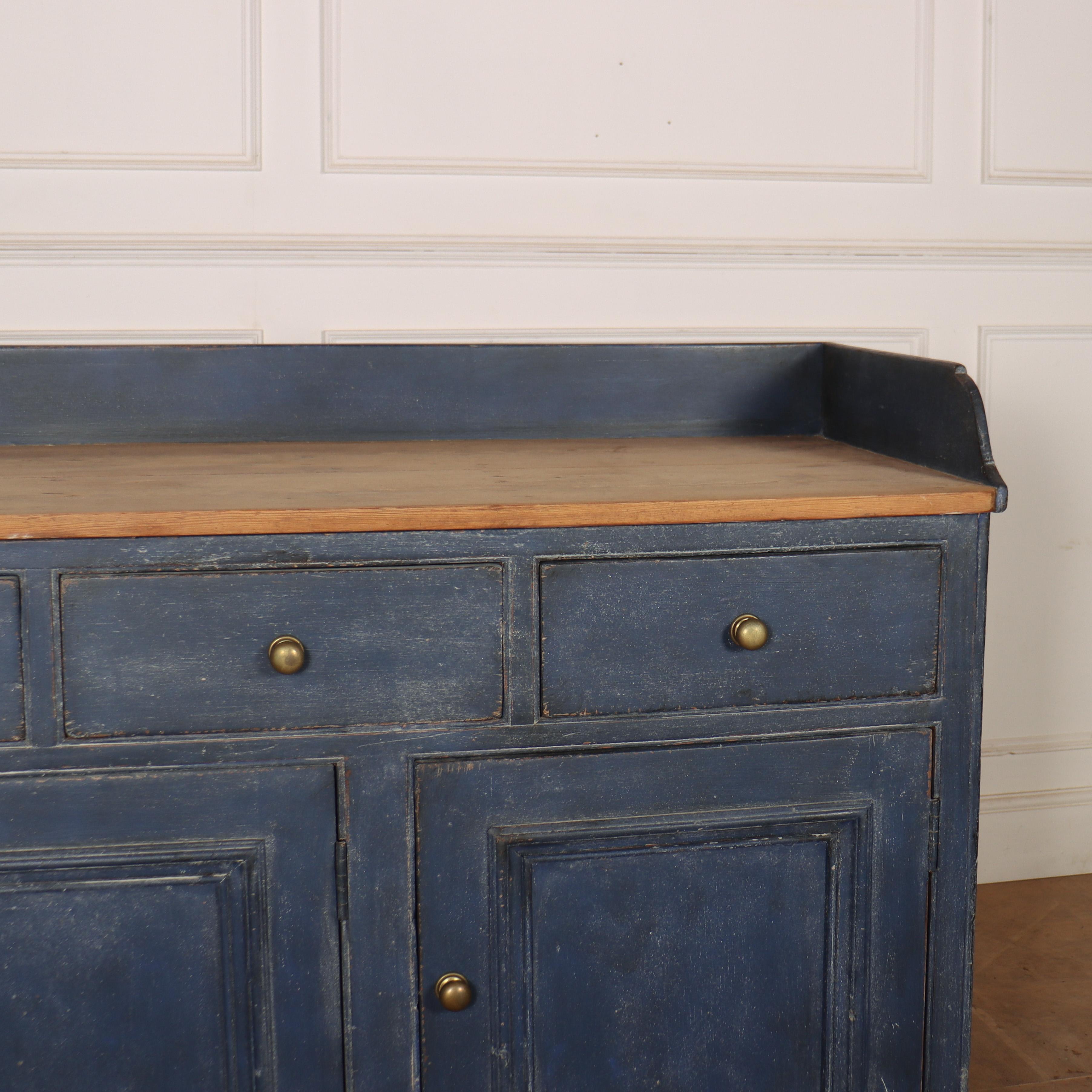 Scottish Painted Dairy Dresser In Good Condition For Sale In Leamington Spa, Warwickshire