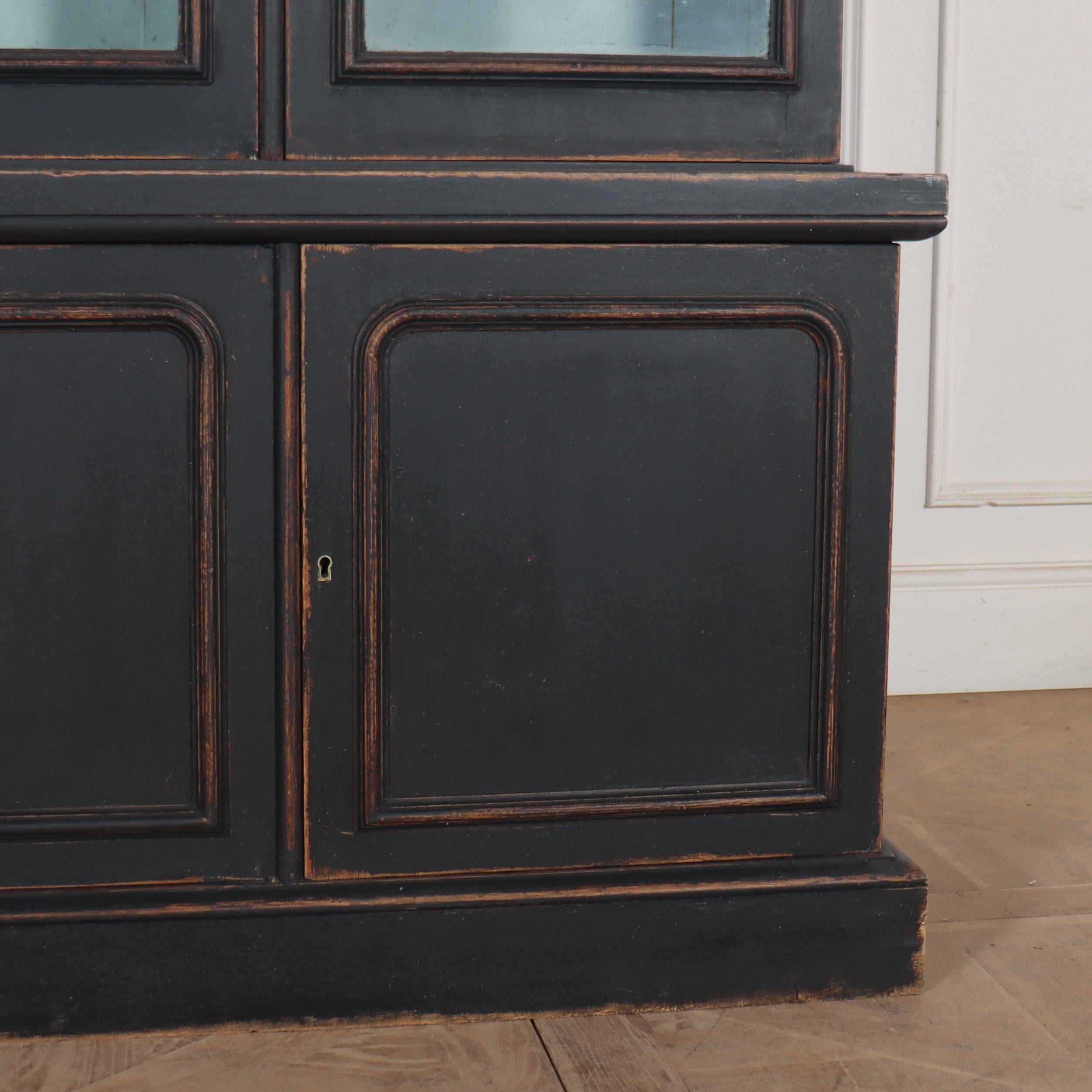 Scottish Painted Library Bookcase In Good Condition In Leamington Spa, Warwickshire