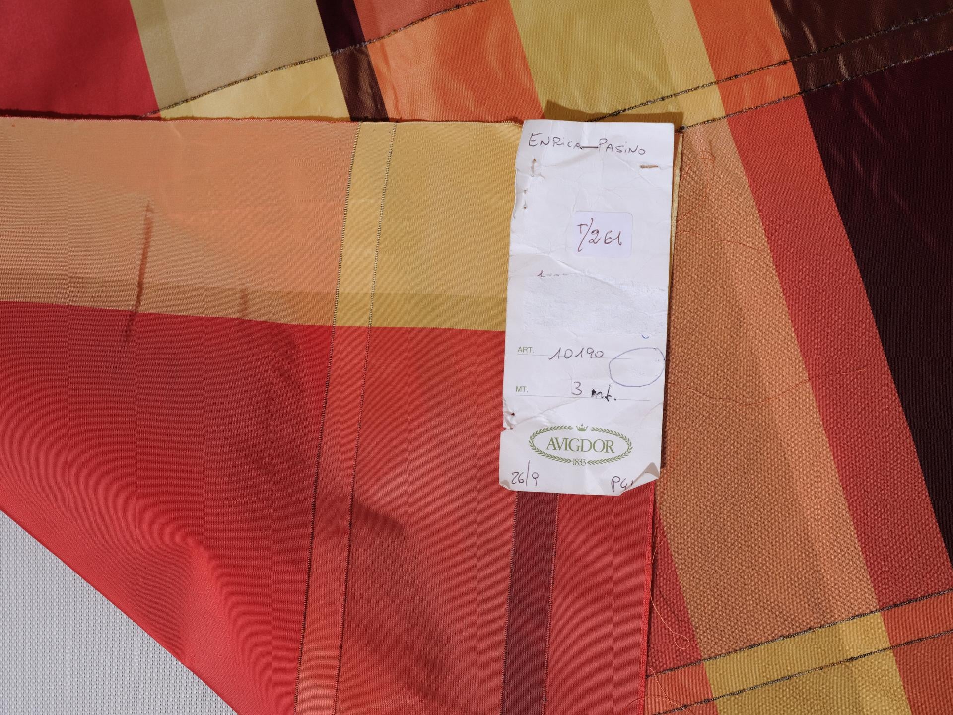 Machine-Made Scottish Pattern Taffeta For Sale