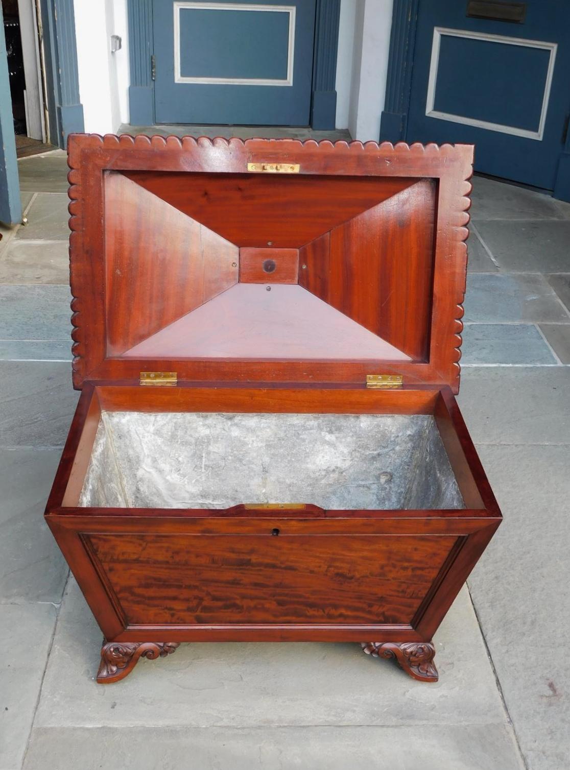 Scottish Regency Mahogany Hinged Cellarette with Original Lead Liner, Circa 1810 For Sale 4
