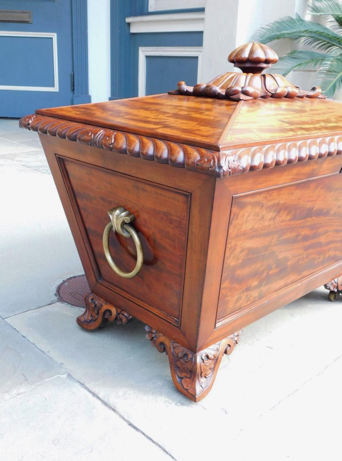 Early 19th Century Scottish Regency Mahogany Hinged Cellarette with Original Lead Liner, Circa 1810 For Sale