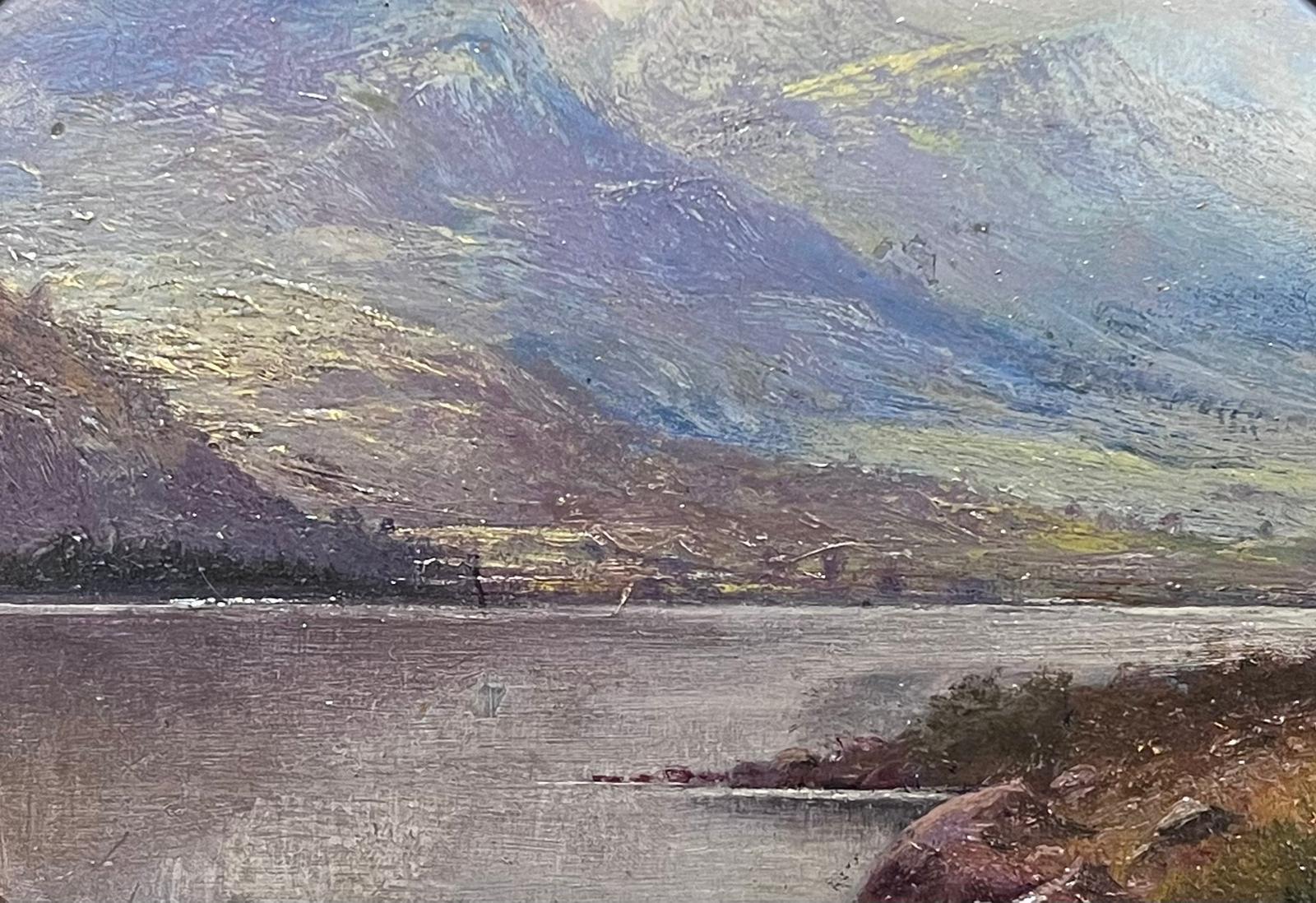 Antiguo Óleo Ovalado Escena del Lago de las Tierras Altas Escocesas en Marco Dorado - Landscape Painting Marrón de Scottish School