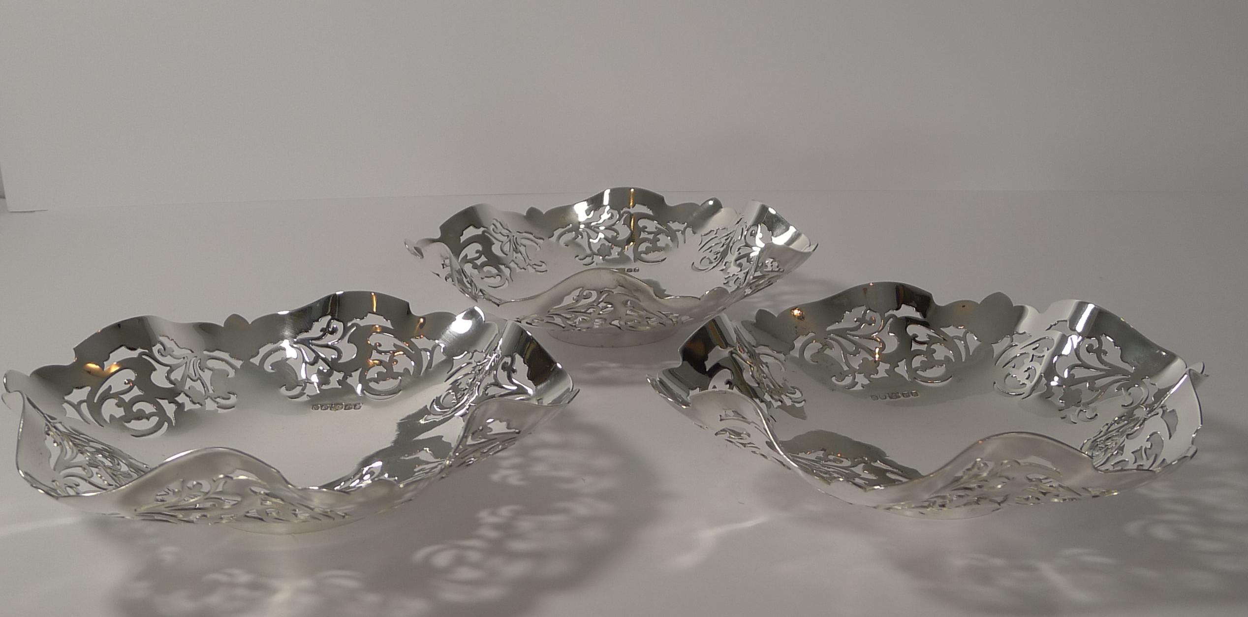 Early 20th Century Scottish Silver Plated Three-Tier Cake Stand, circa 1900