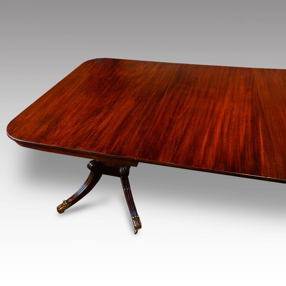 Early 19th Century Scottish William IV Mahogany Twin Pedestal Extending Dining Table, circa 1825