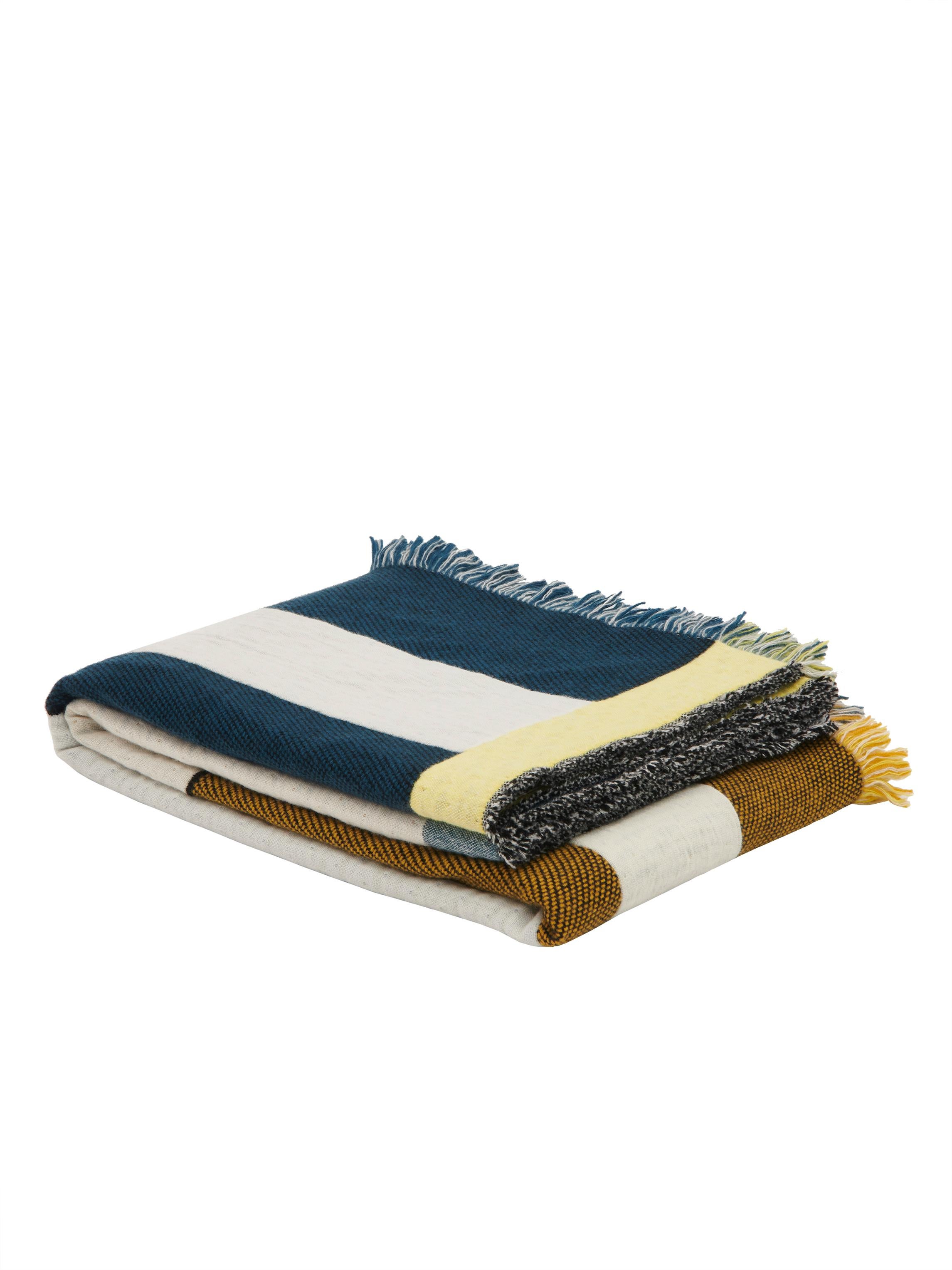 Coperta double-face 'Dash' in cashmere e lana d'agnello nei colori verde acqua, giallo e bianco di Granite + Smoke.

Le nostre coperte in cashmere e lana d'agnello sono realizzate da esperti artigiani in una storica tessitura del 1866 in Scozia.