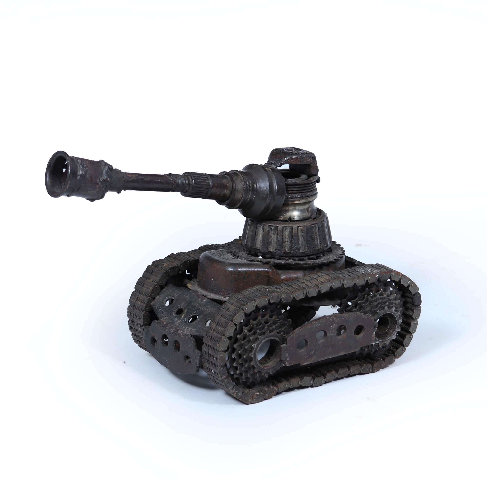 Brutalismo Rottami di Metal Art di un carro armato c1970 in vendita