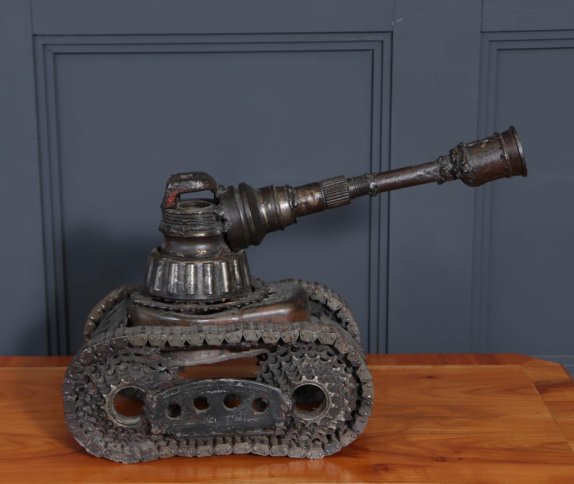 Rottami di Metal Art di un carro armato c1970 in vendita 2