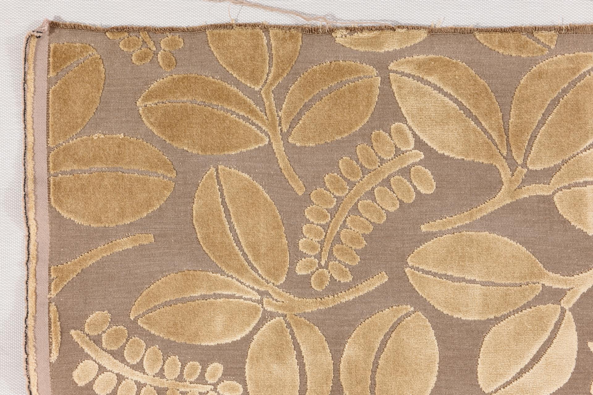 Recorte de tela de gremio de diseñadores siglo XX en venta