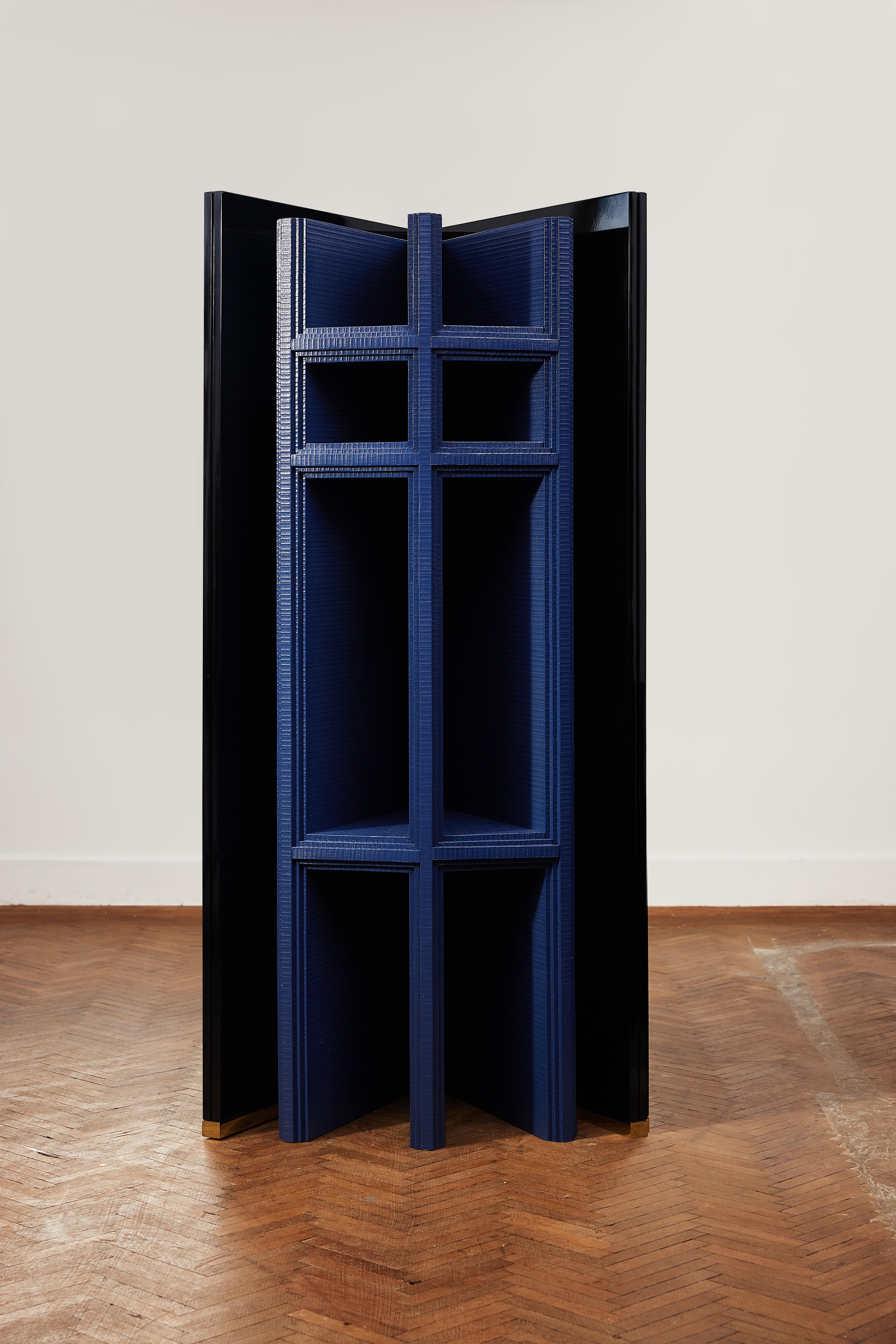 Ottone Libreria Screen in legno massiccio laccato lucido e ottone di Artempo in vendita