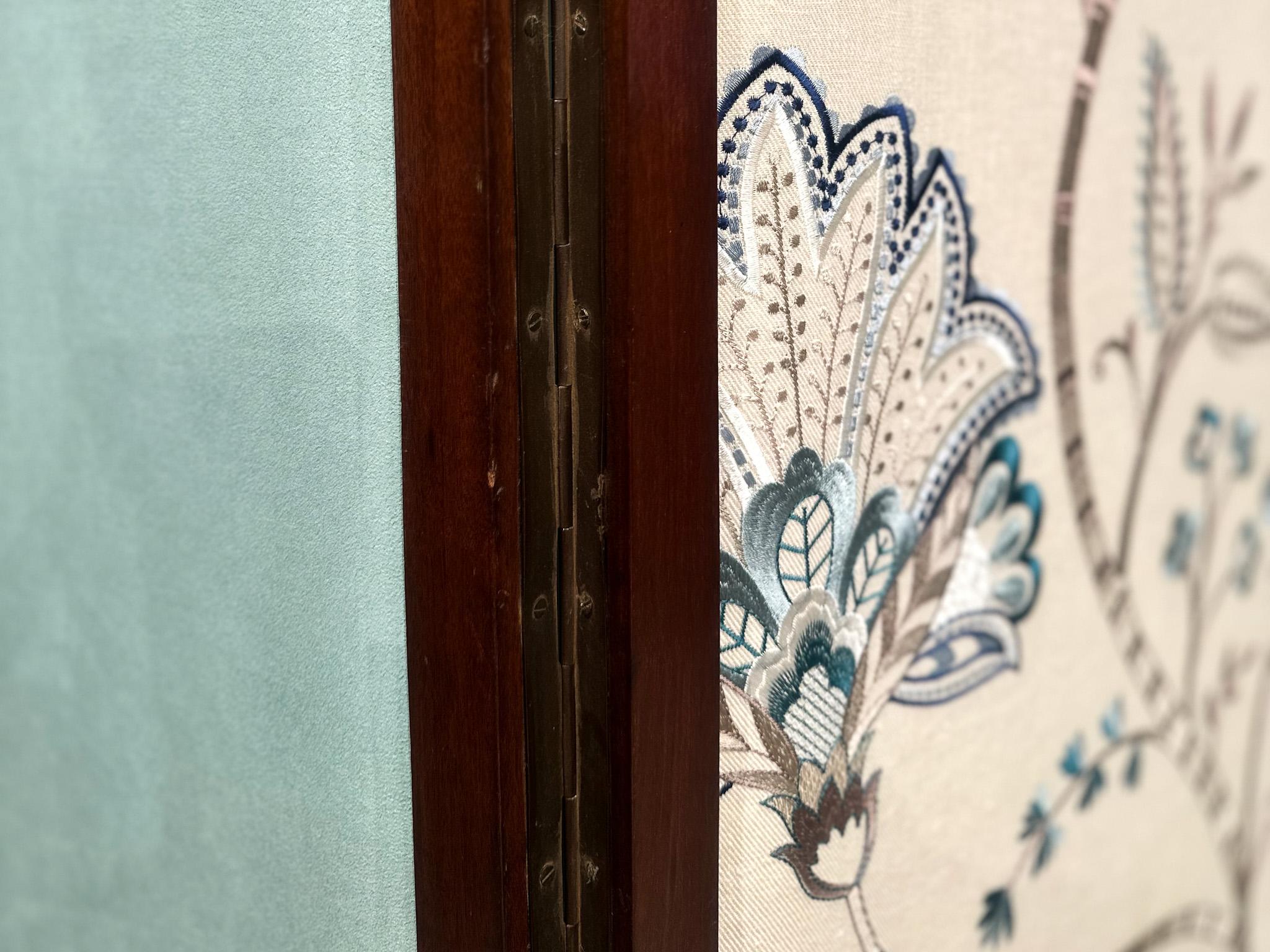Screen in Rosewood & Two Fabrics, Sergio Rodrigues, 1960s - Lot 191A For Sale 1