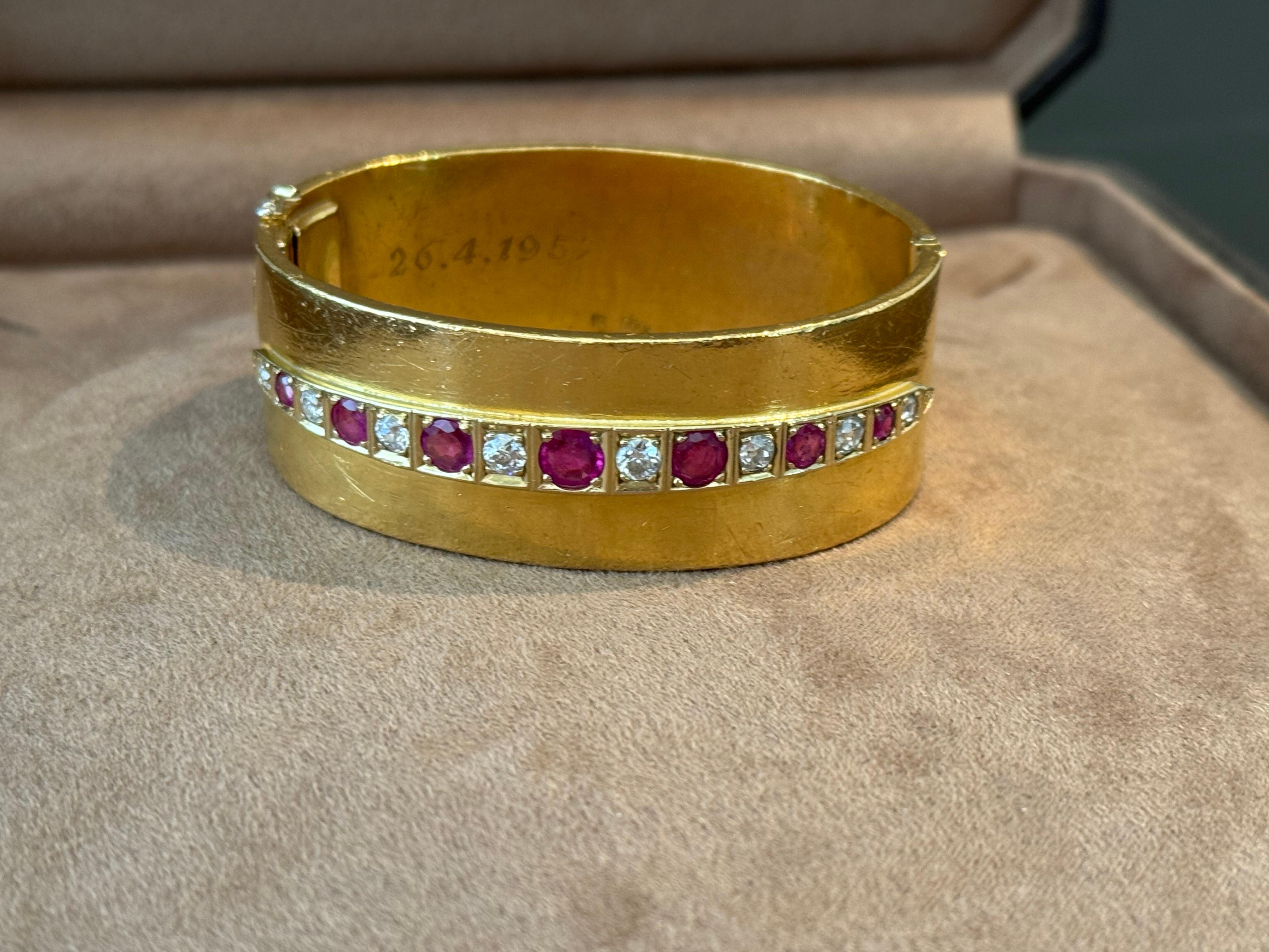 Taille vieille mine La légende du bracelet manchette Maria Schell en or jaune, diamant et rubis en vente