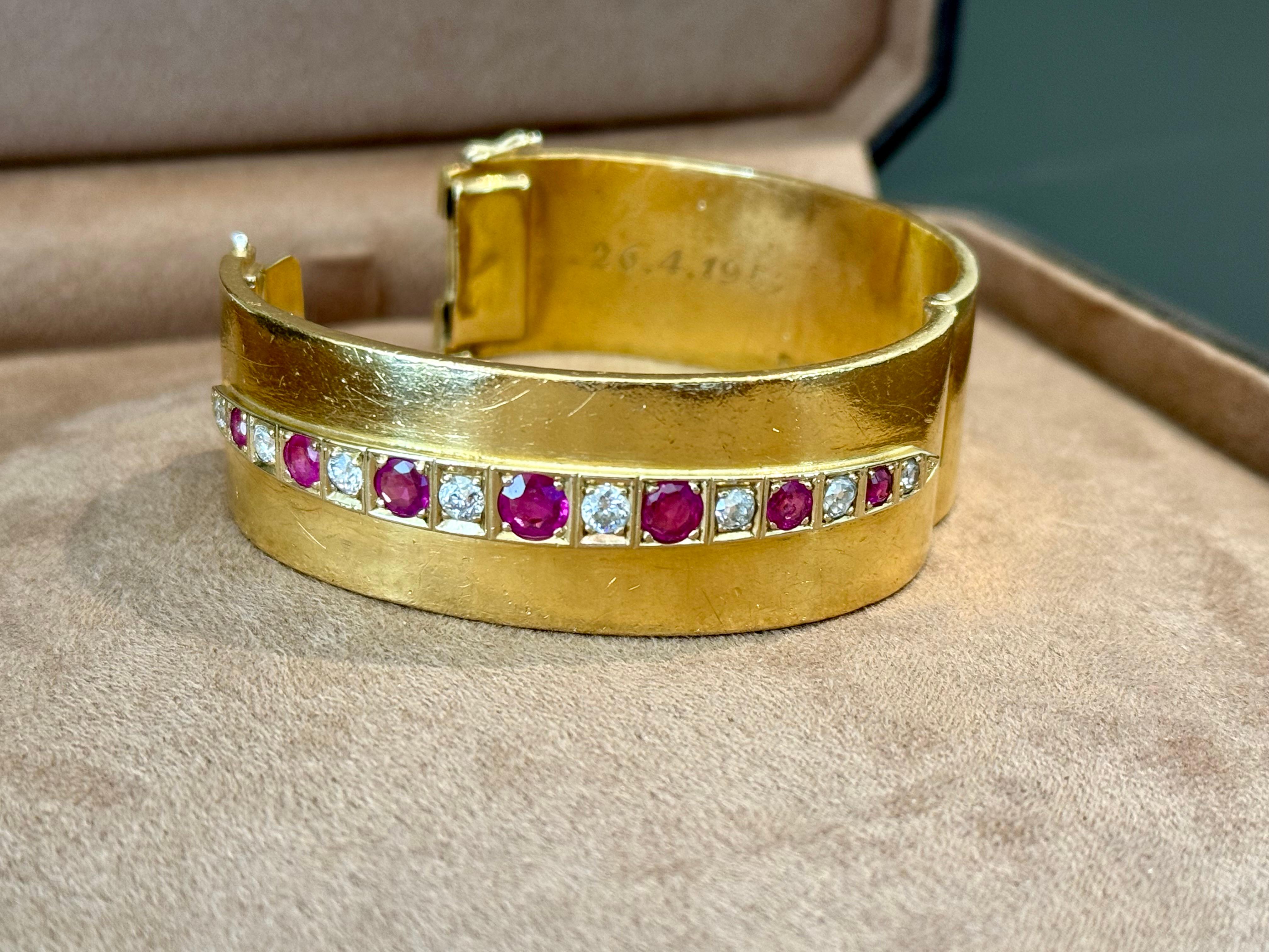 La légende du bracelet manchette Maria Schell en or jaune, diamant et rubis en vente 2