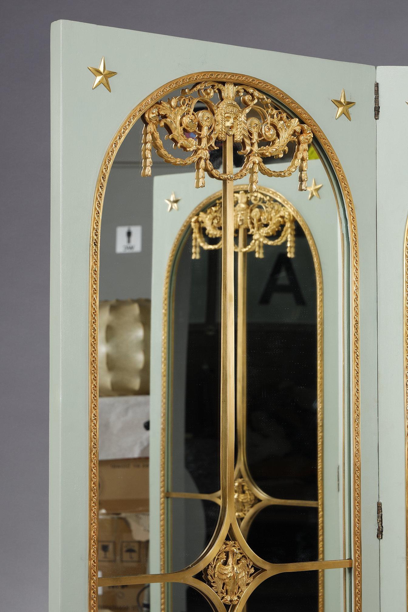 Screen room divider with mirrors on each panel in lacquered wood and gilt bronze In Good Condition For Sale In Paris, FR