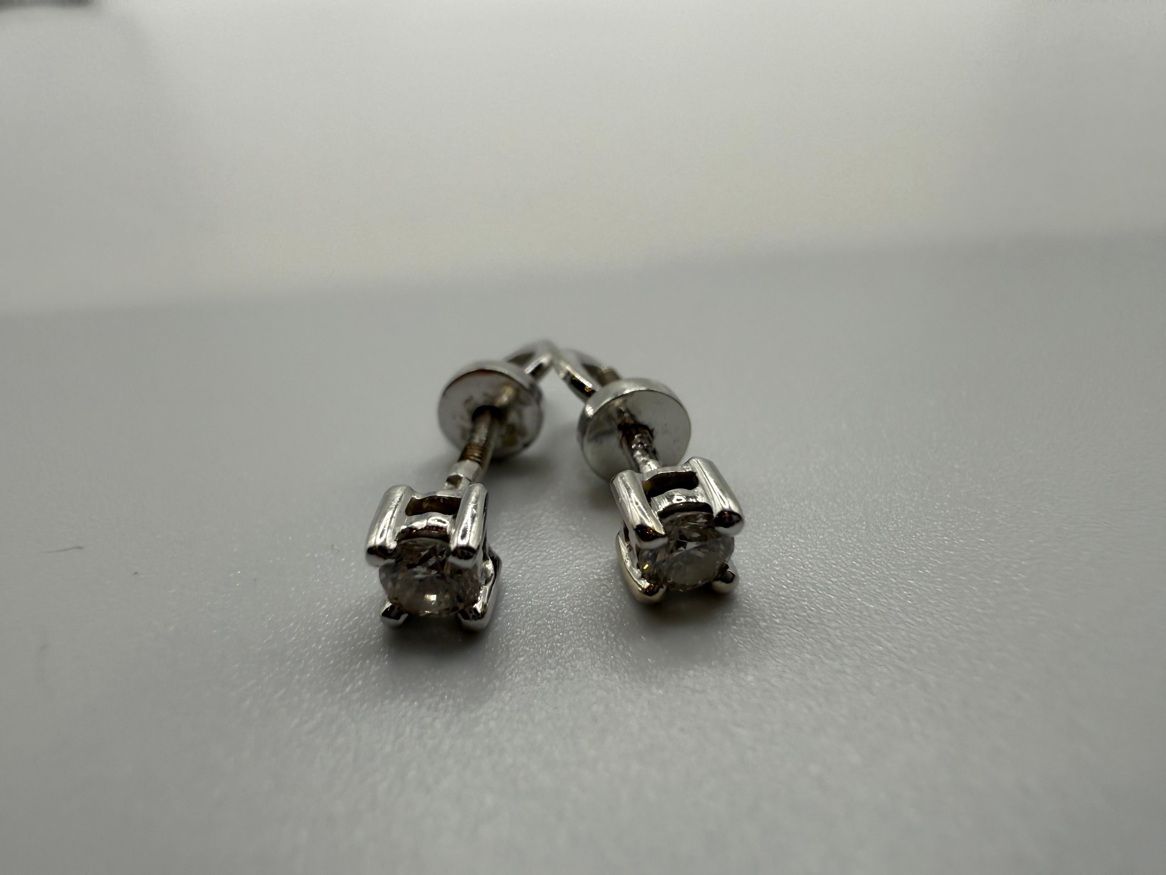 Taglio brillante Borchie a vite in oro bianco 14KT con diamante naturale per adolescenti bambini giovani adulti in vendita