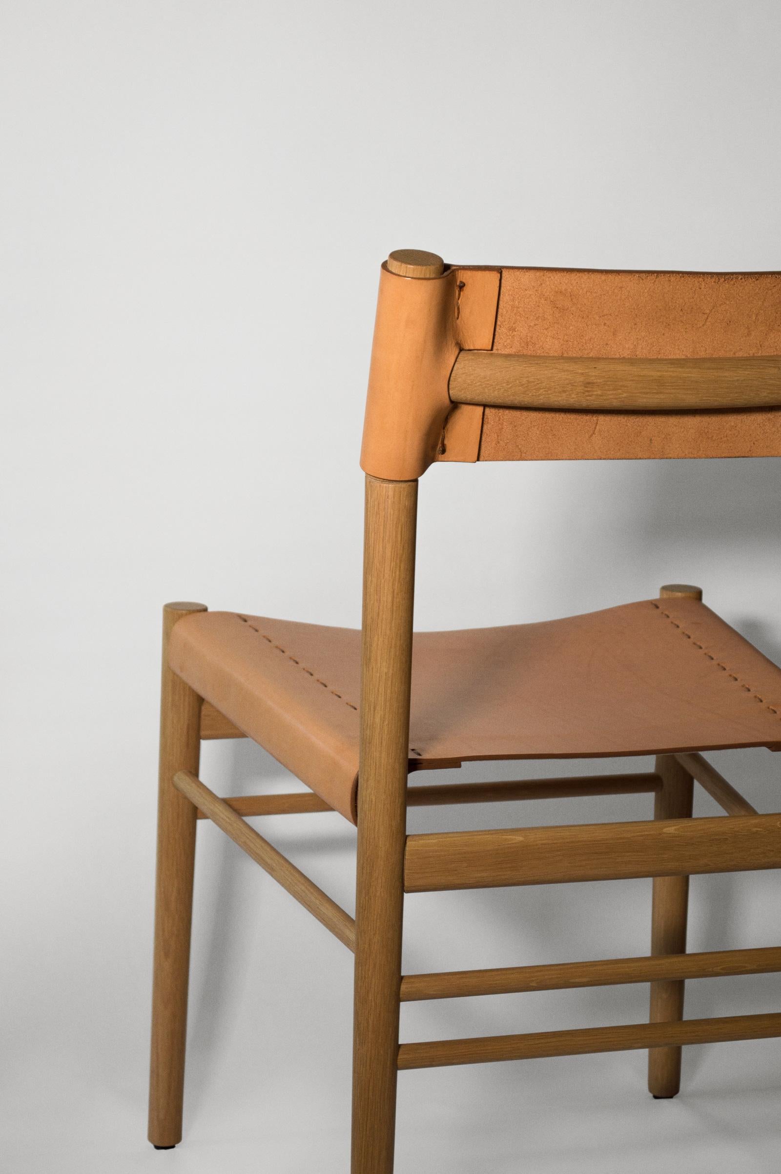 Hand-Carved Scriba Contemporary Oak and Tan Leather Dining Chair For Sale