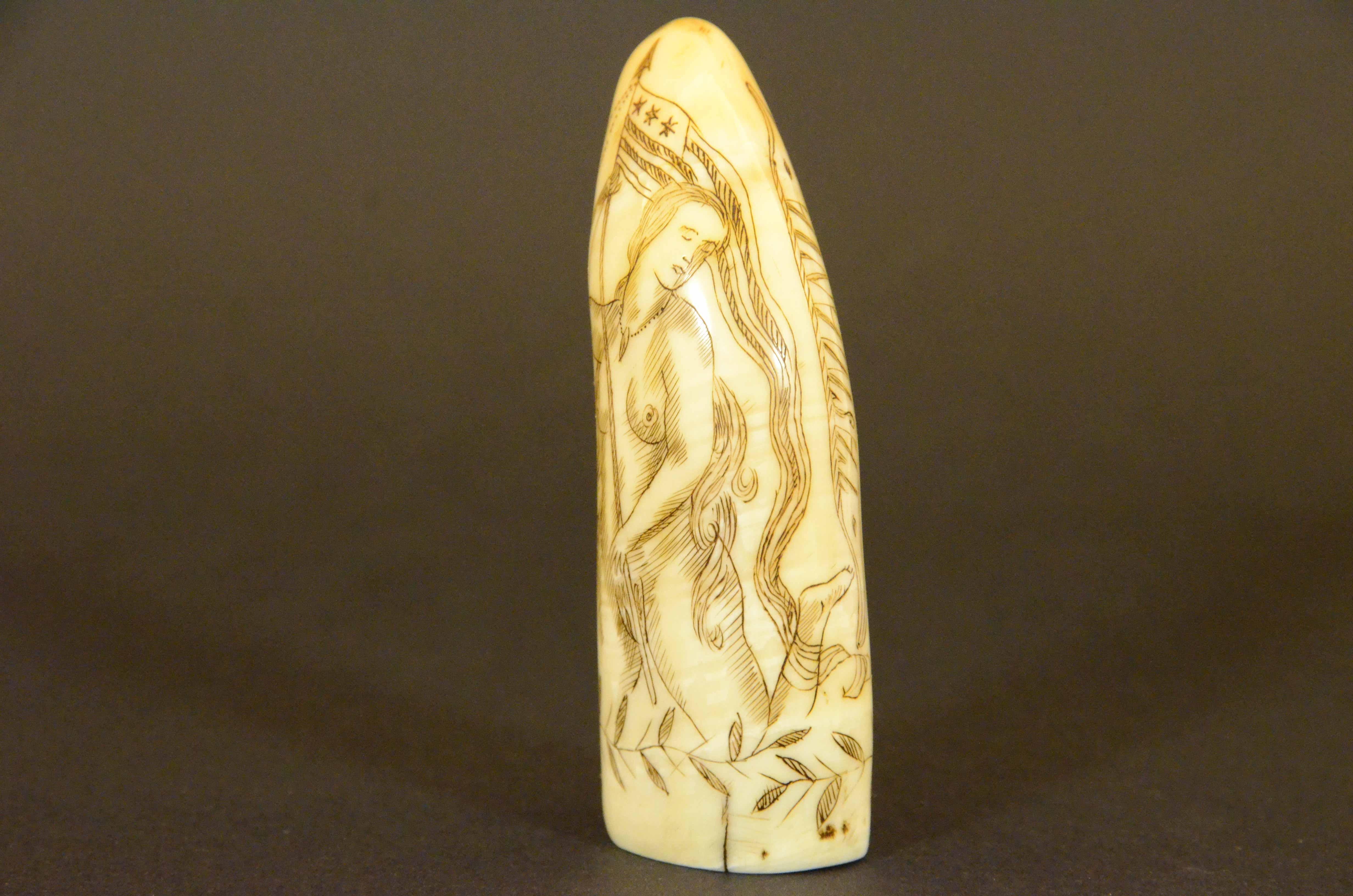 Scrimshaw of engraved whale tooth depicting naked woman with very 1850s face In Good Condition For Sale In Milan, IT