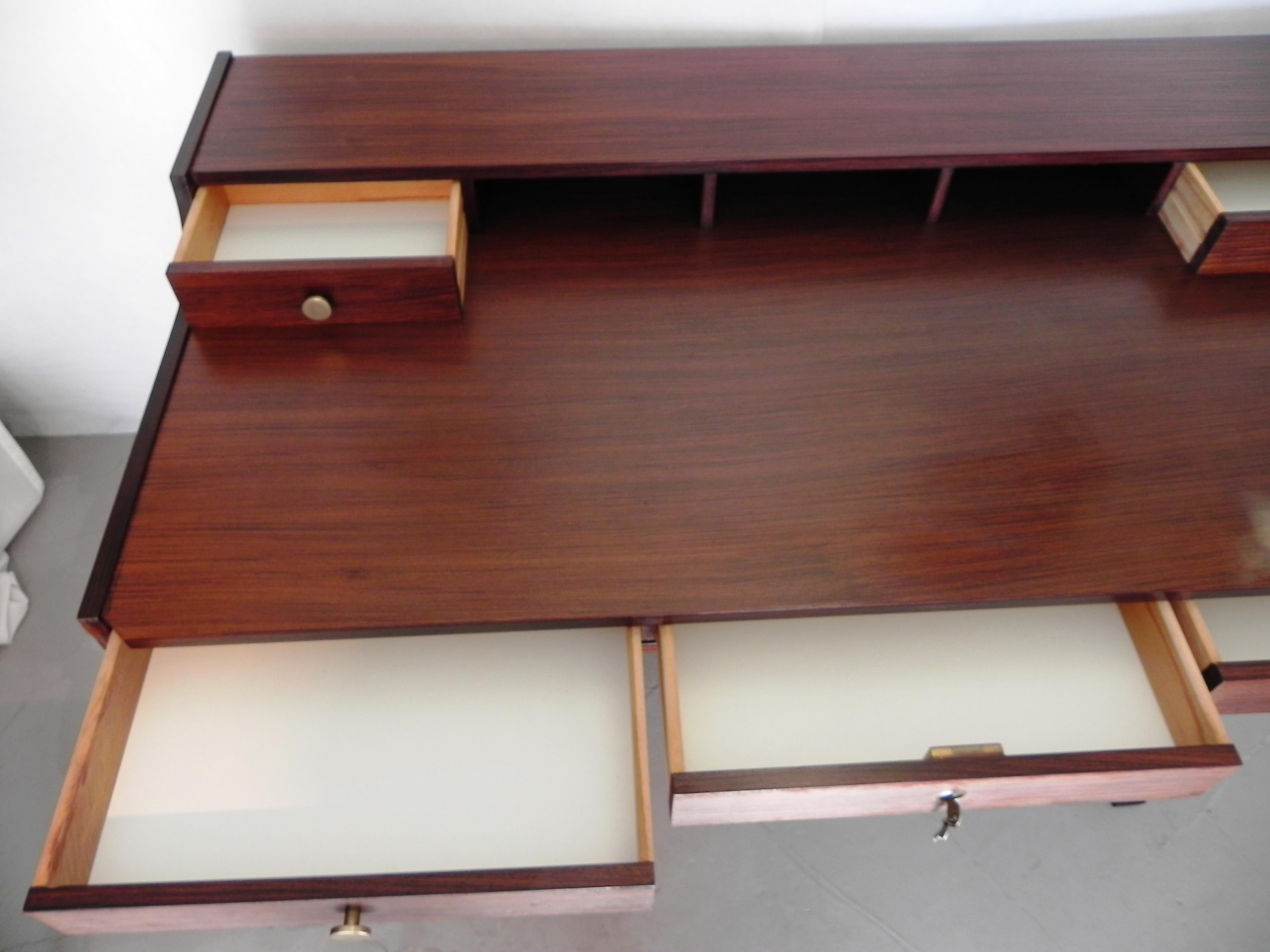 60s desk, Frattini style In Good Condition For Sale In Felino, IT