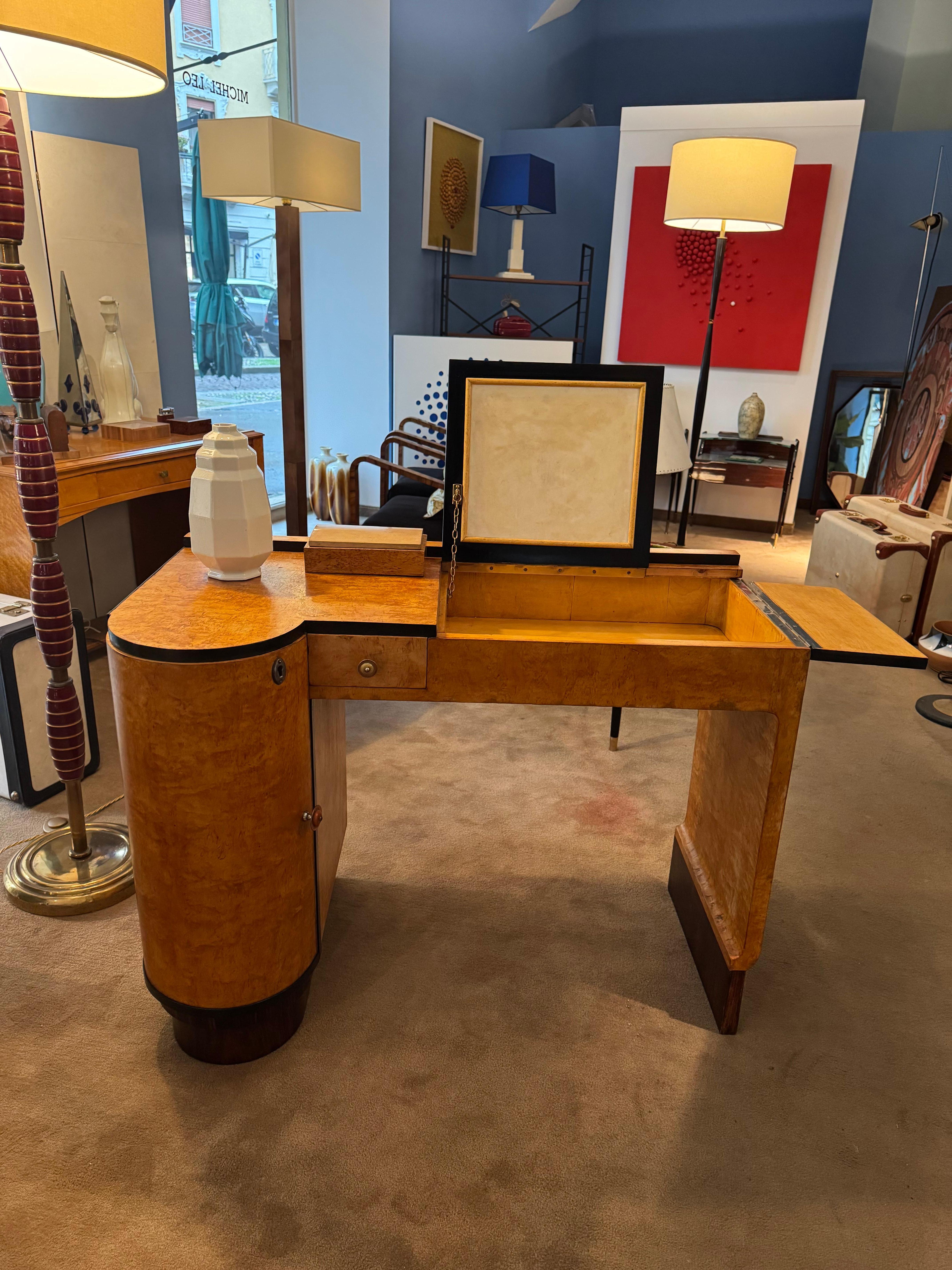 Escritorio modernista art déco Hecho a mano