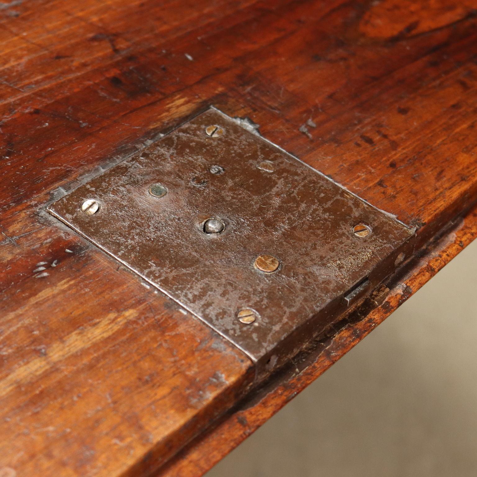 Barocchetto-Schreibtisch aus Nussbaum, Norditalien 18. Jahrhundert (Walnuss) im Angebot