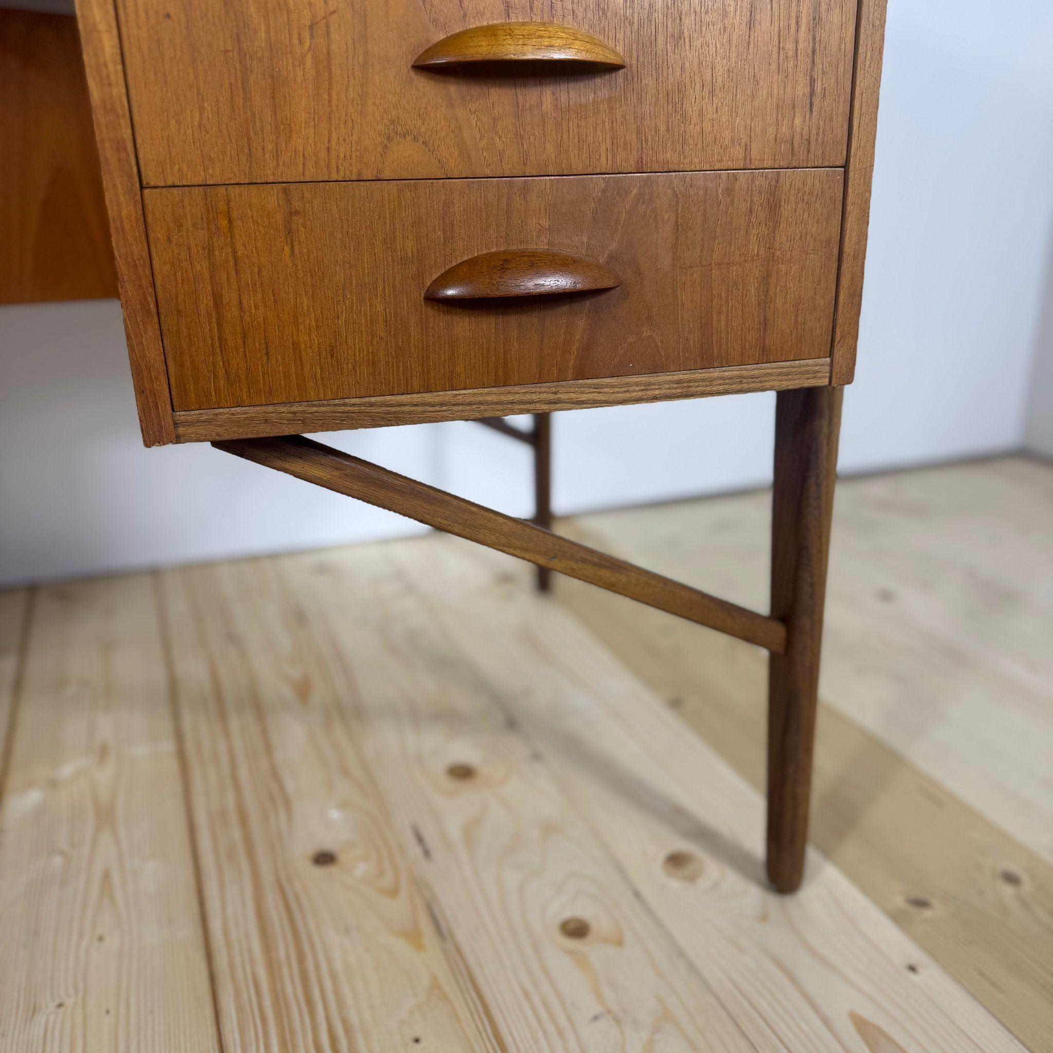 Danish Scrittoio danese anni ’60 in teak – Svend Åge Madsen For Sale