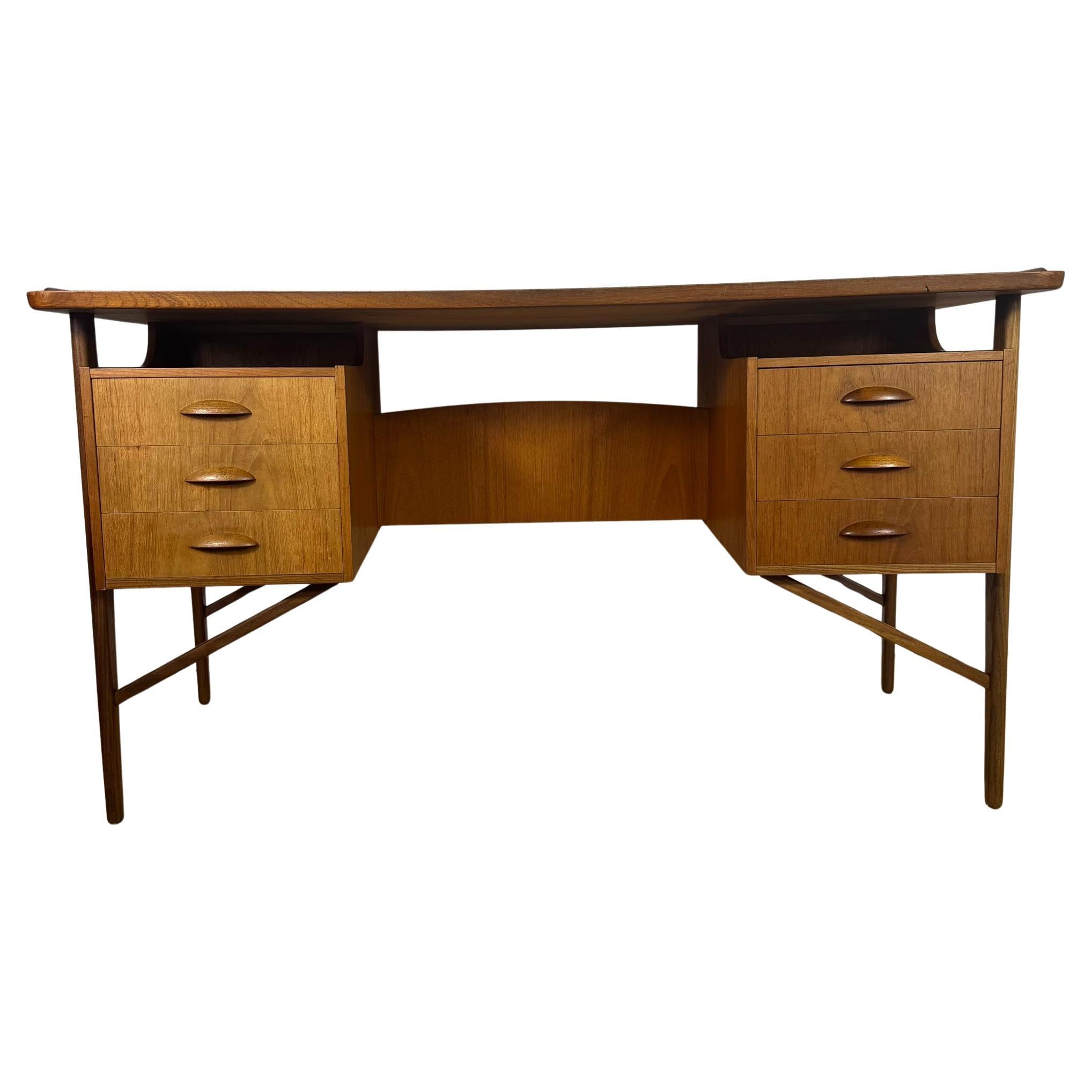 Scrittoio danese anni ’60 in teak – Svend Åge Madsen For Sale