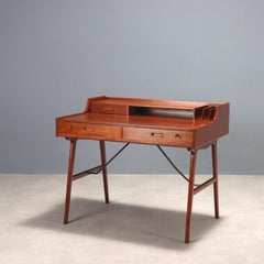 Writing desk by Svend Åge Madsen for Sigurd Hansen 1950s