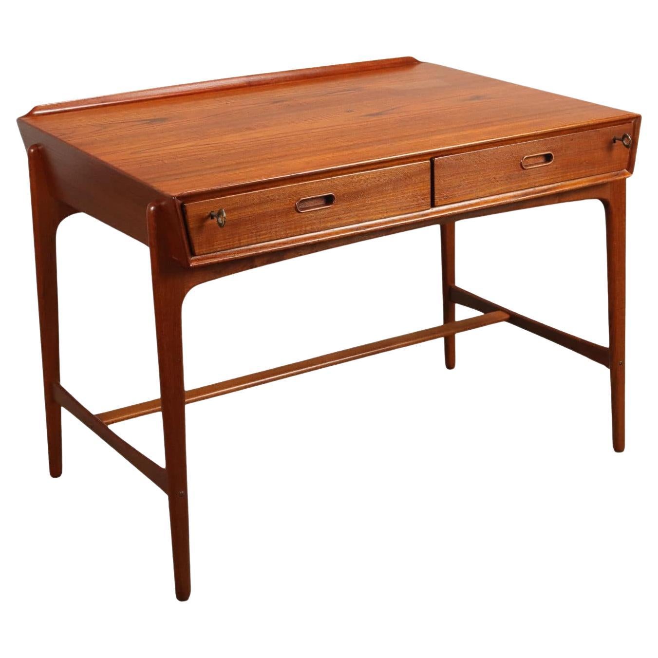 Writing desk by Svend Åge Madsen for Sigurd Hansen 1950s