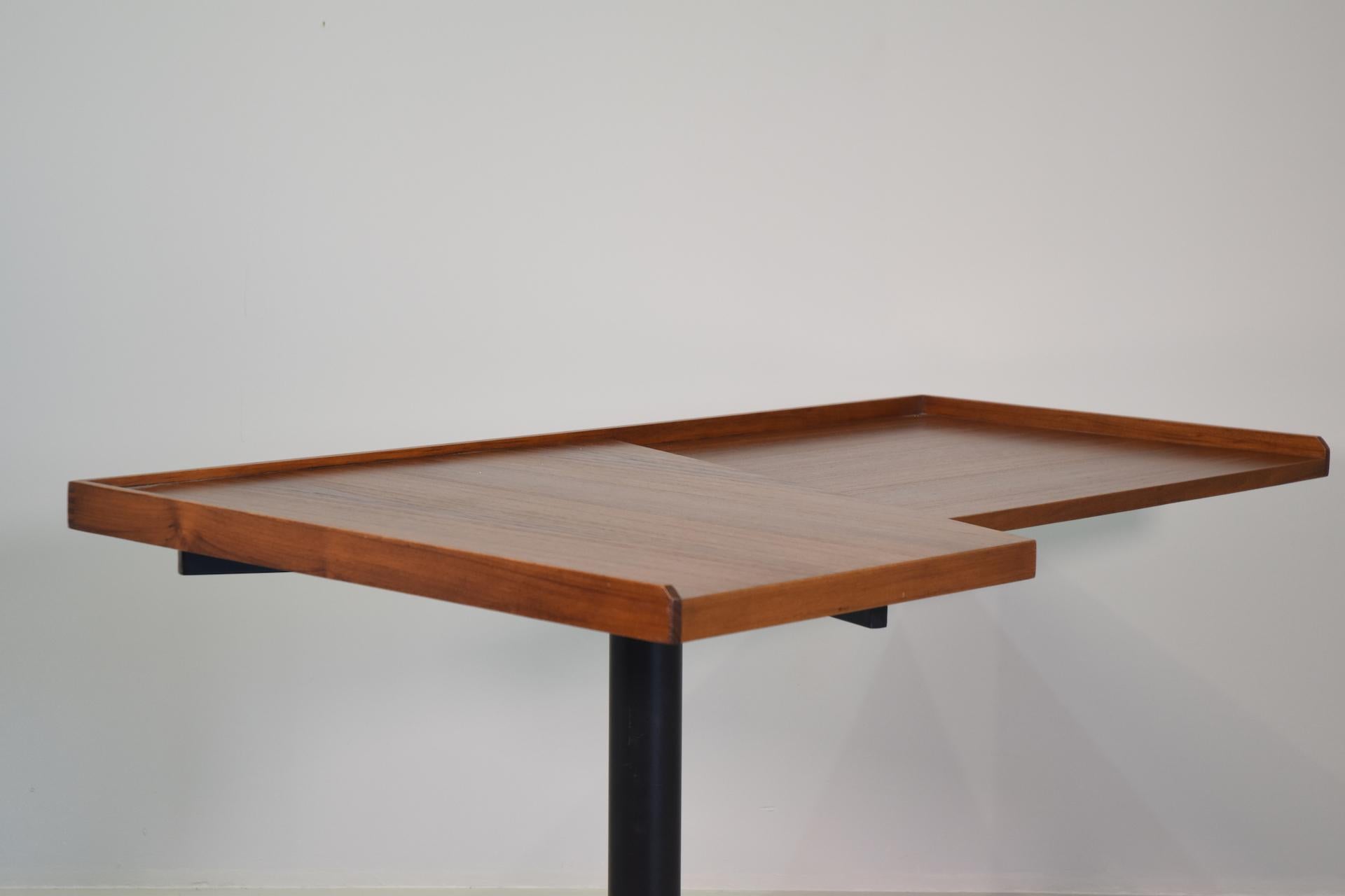 Stadera Writing Desk Model 840 Franco Albini for Poggi  In Excellent Condition For Sale In Rovereta, SM