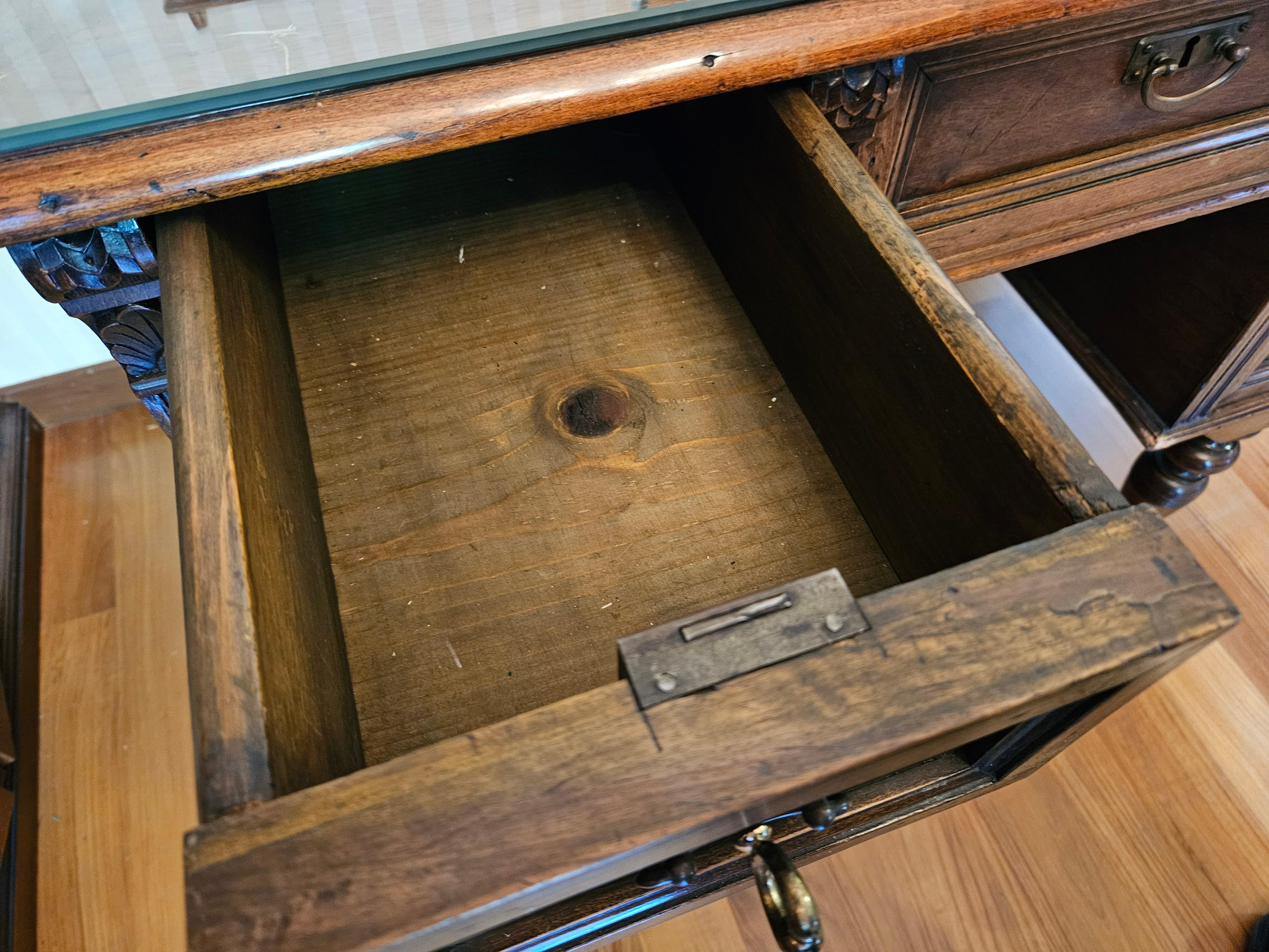 Venetischer Schreibtisch mit Glasplatte und Richtungslicht 20. Jahrhundert im Angebot 7