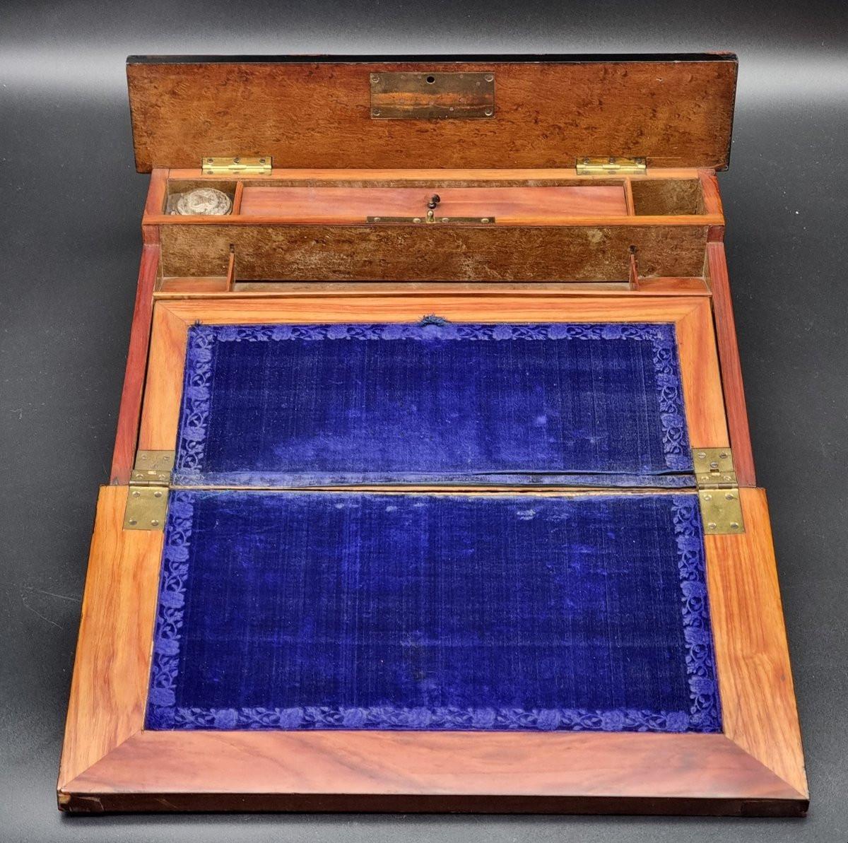 Escritorio de viaje en madera de brezo y bois de rose, mediados del S. XIX Luis Felipe en venta