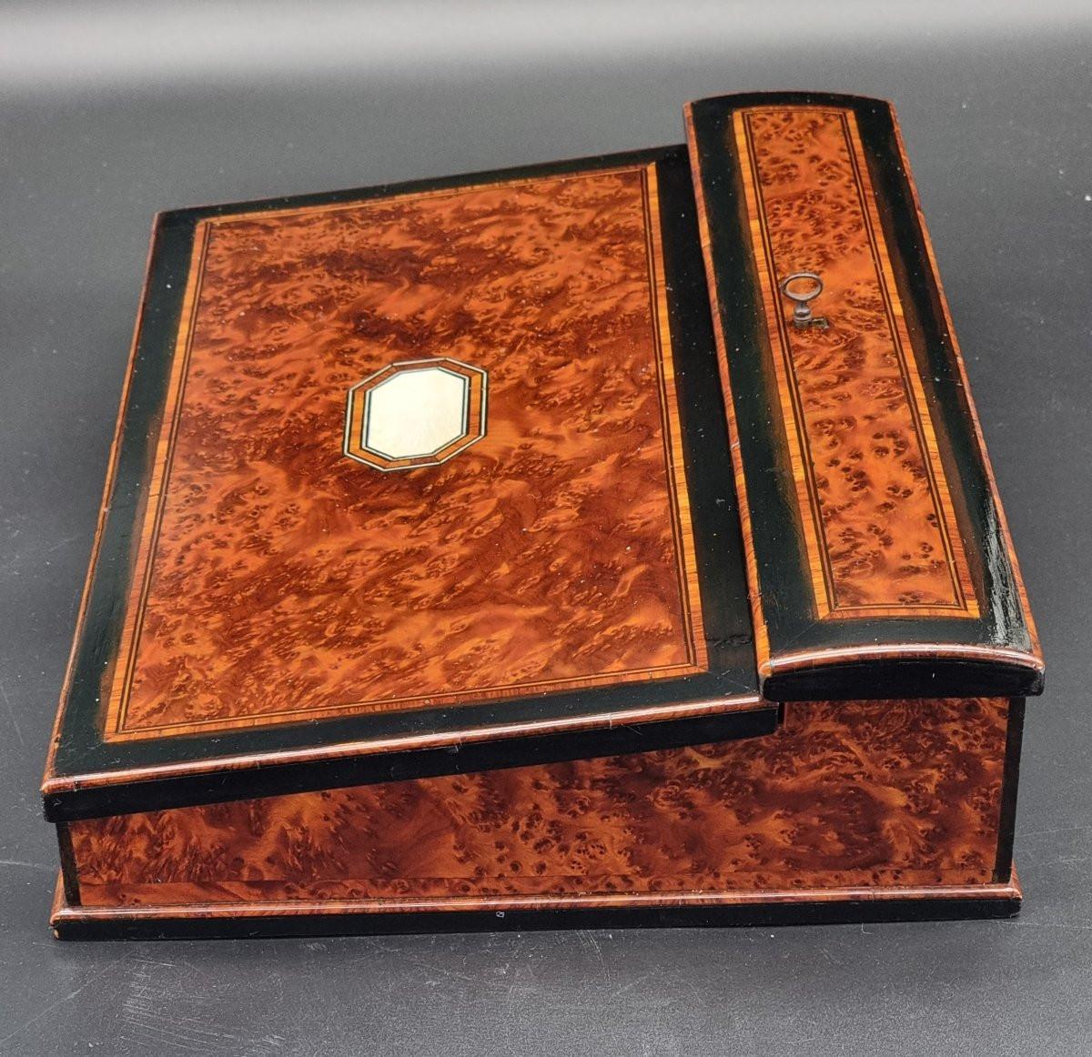 Escritorio de viaje en madera de brezo y bois de rose, mediados del S. XIX en Bueno estado para la venta en Vicenza, IT
