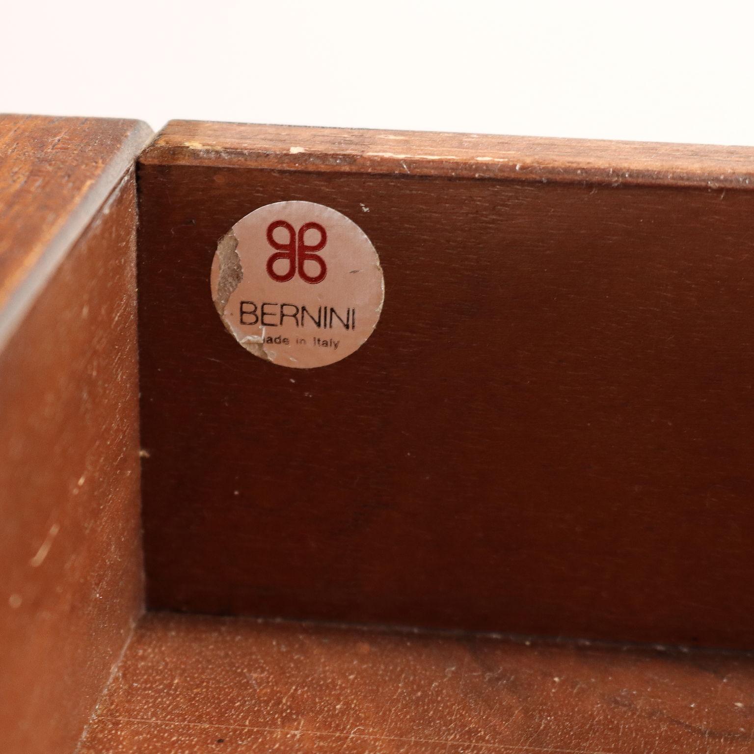 Scrivania '530' Gianfranco Frattini per Bernini, anni 60 in noce For Sale 3