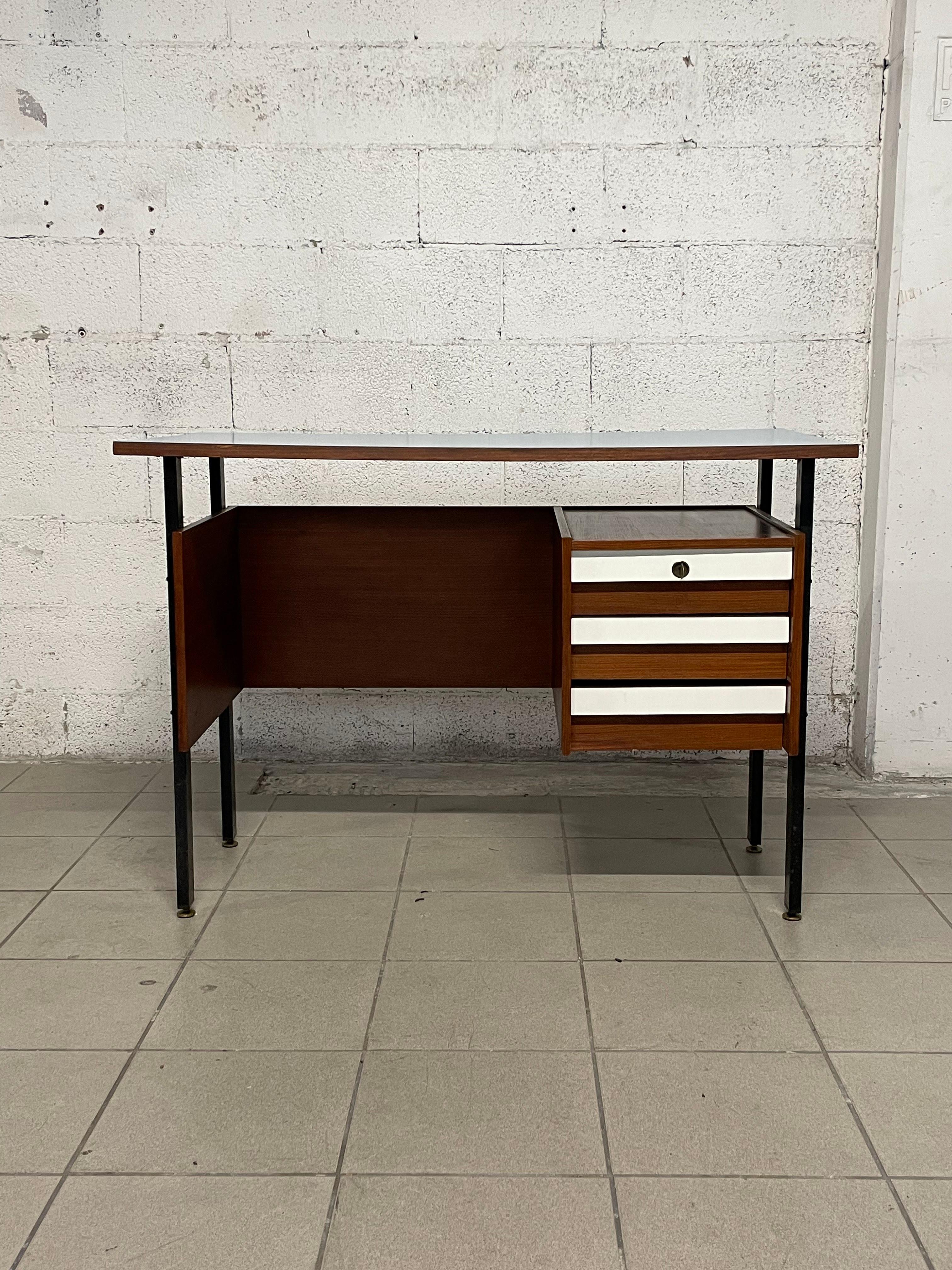 Mid-Century Modern 1960s desk i teak and colored formica