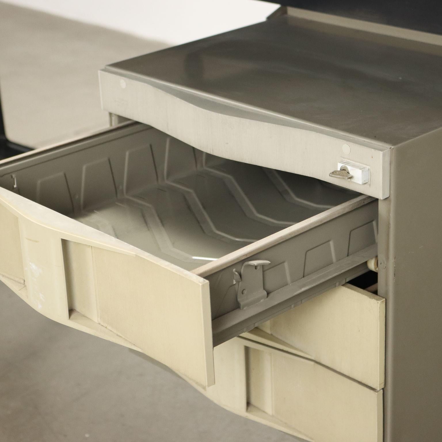 BBPRs 'Arco'-Schreibtisch für Olivetti 60er-70er Jahre (Mid-20th Century) im Angebot