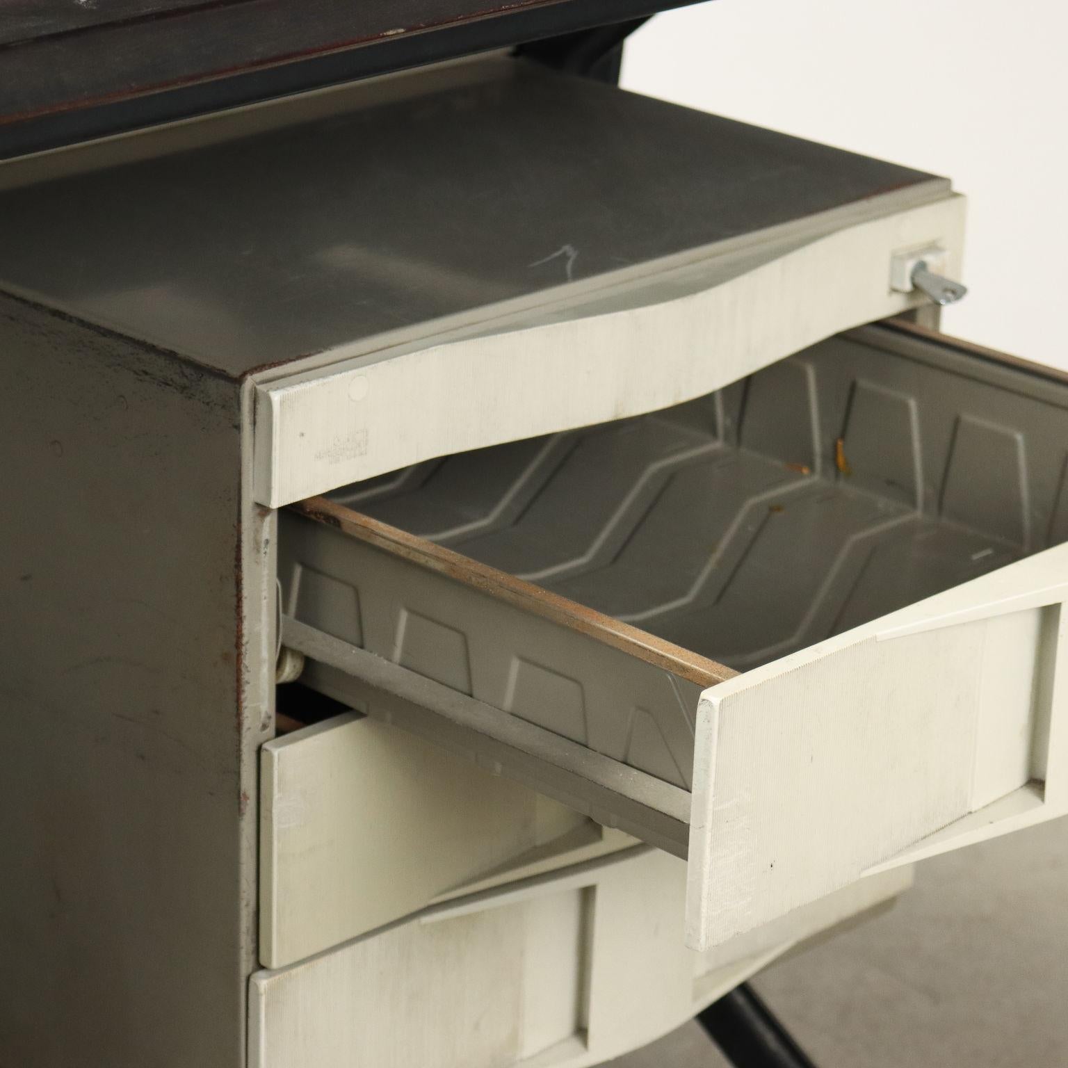 BBPRs 'Arco'-Schreibtisch für Olivetti 60er-70er Jahre (Mid-20th Century) im Angebot
