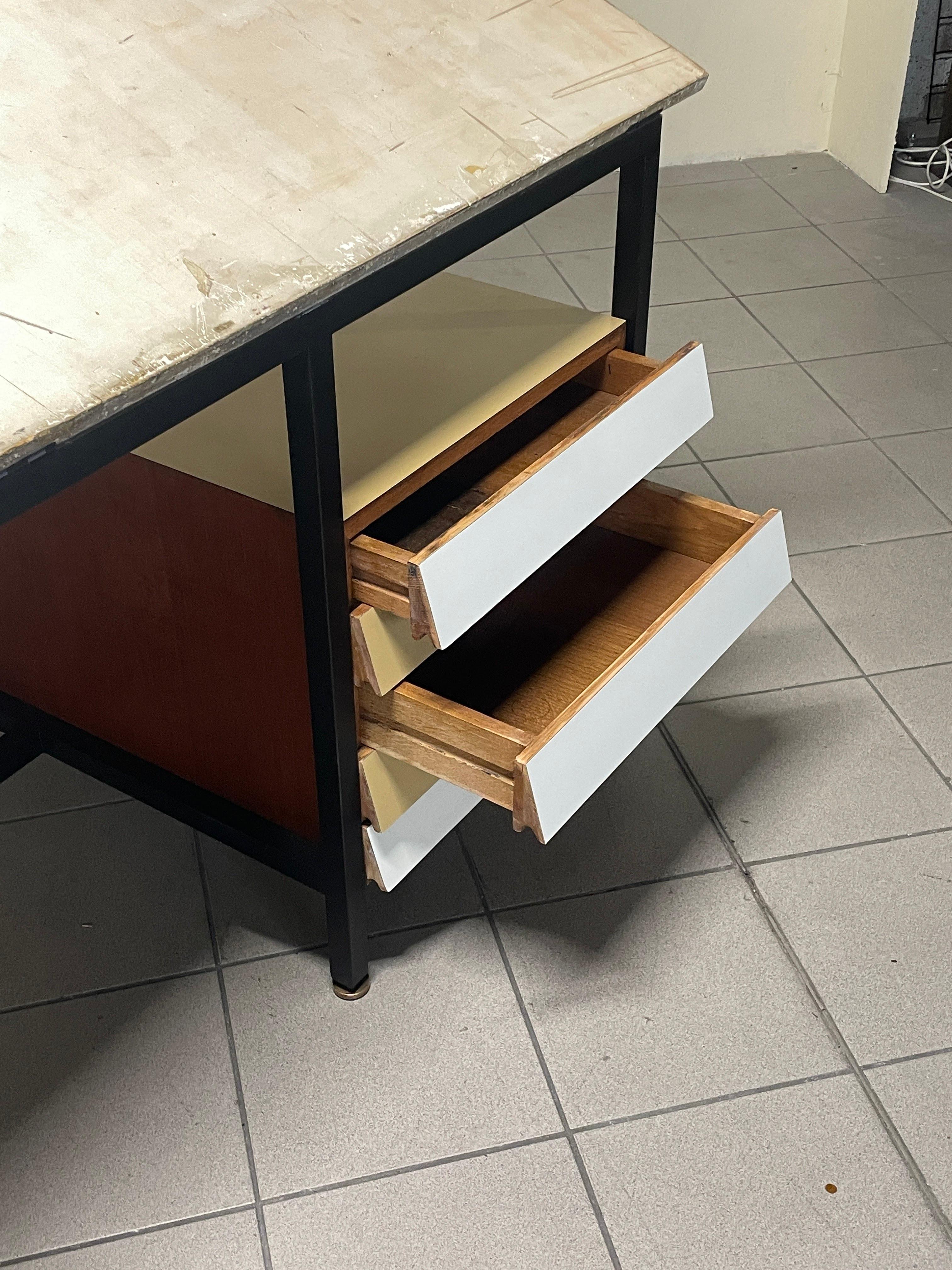 Bureau à plateau basculant 1960 en vente 12