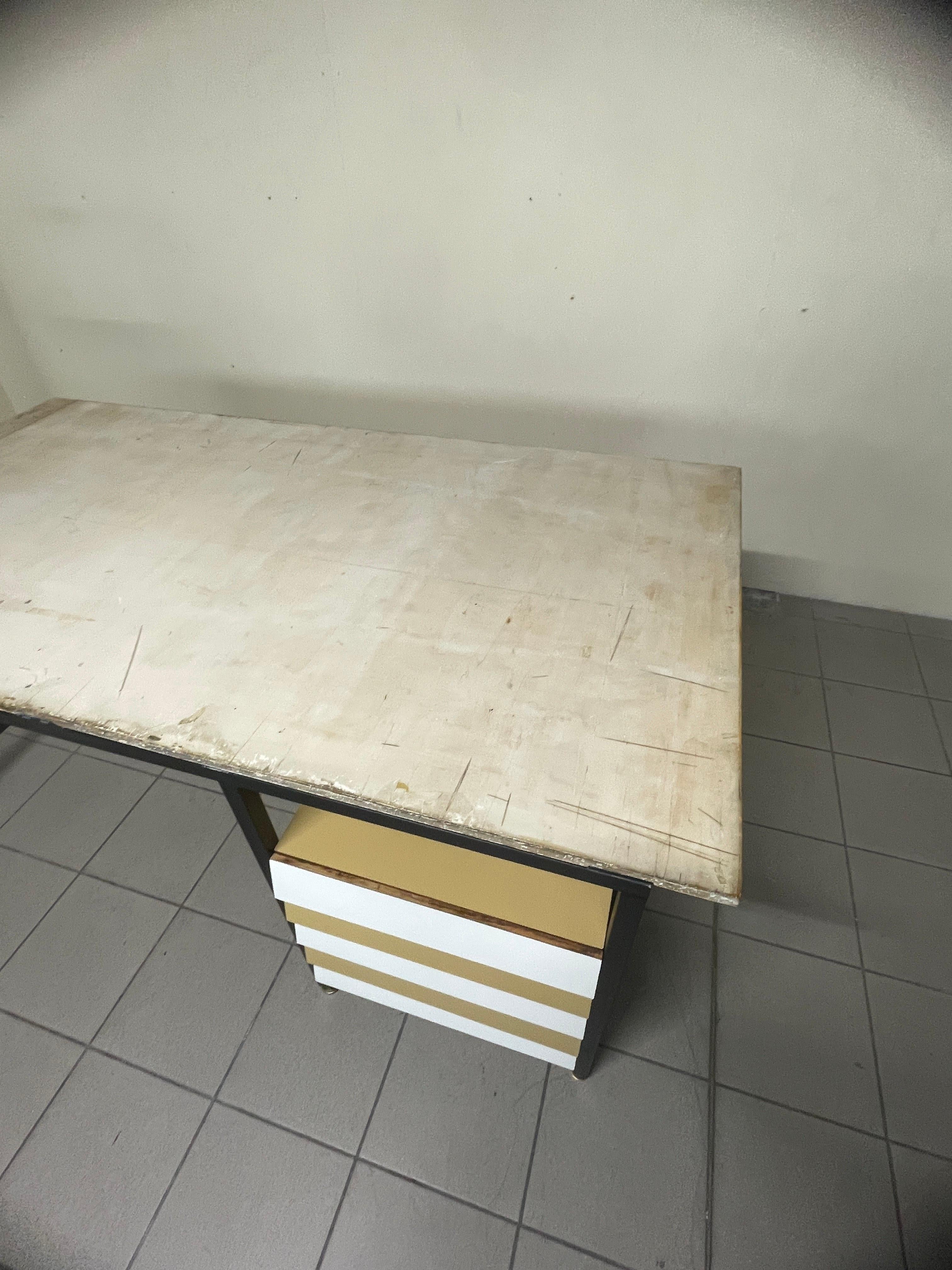Laiton Bureau à plateau basculant 1960 en vente