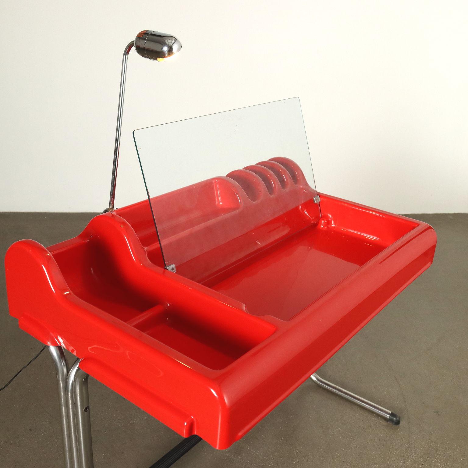 Italian Desk with chair 'Orix' by Vittorio Parigi & Nani Prina 1970s