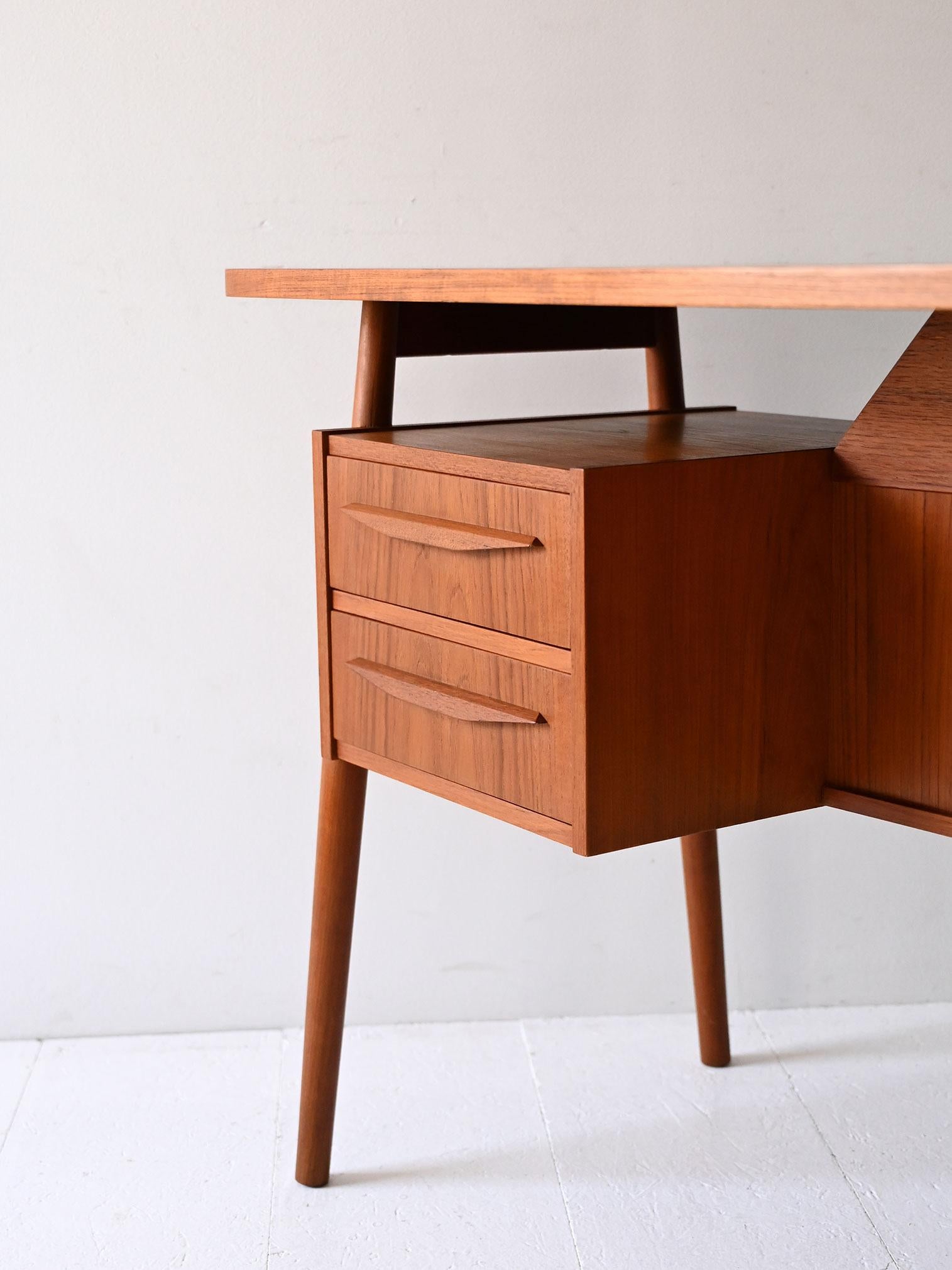 Mid-20th Century Danish desk from the 1960s by Gunnar Nielsen For Sale