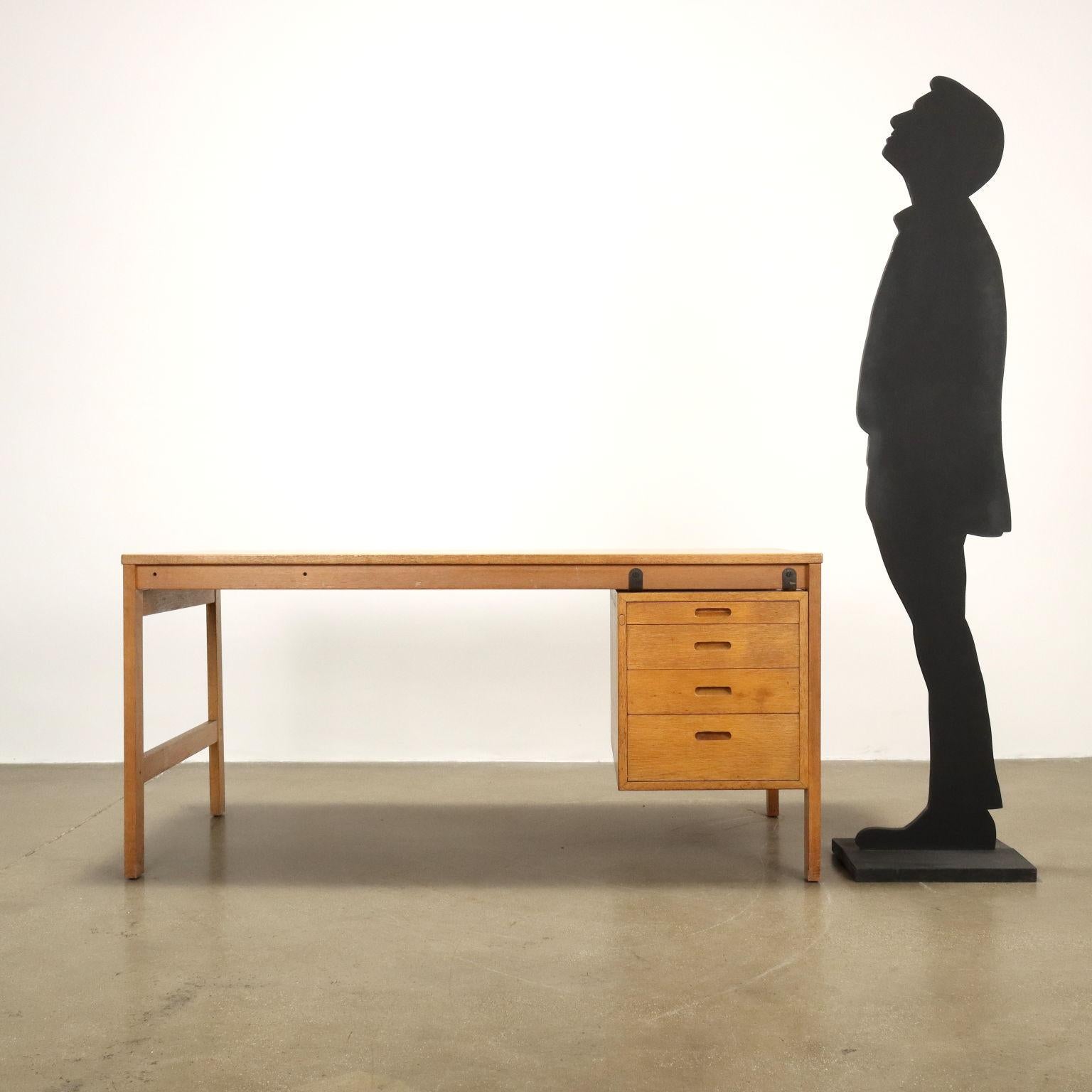 Desk with side drawer column, solid wood and oak veneer.