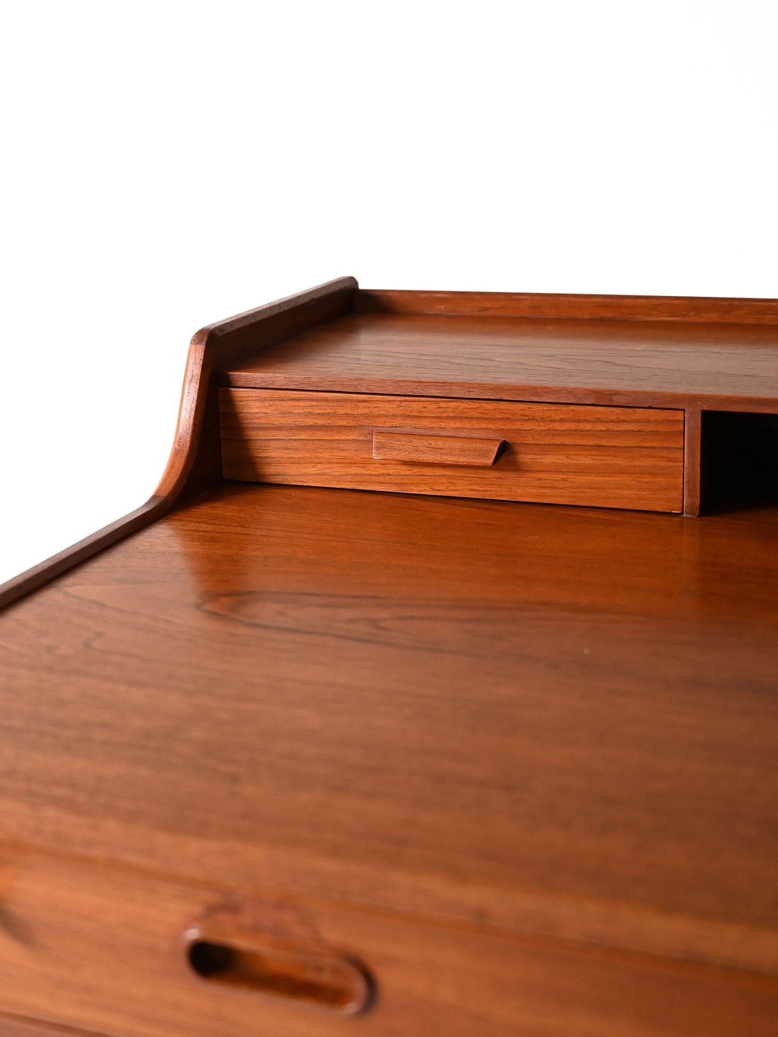 Mid-20th Century Bureau danois d'Arne Wahl Iversen en vente
